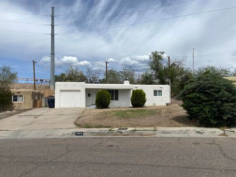 Photo of 1844 Kentucky Street NE, Albuquerque, NM 87110 (MLS # 1102058)