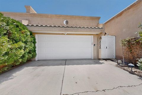 Townhouse For Sale - 212 Manzano Street #A<br/> Bernalillo County, Albuquerque, NM 87108