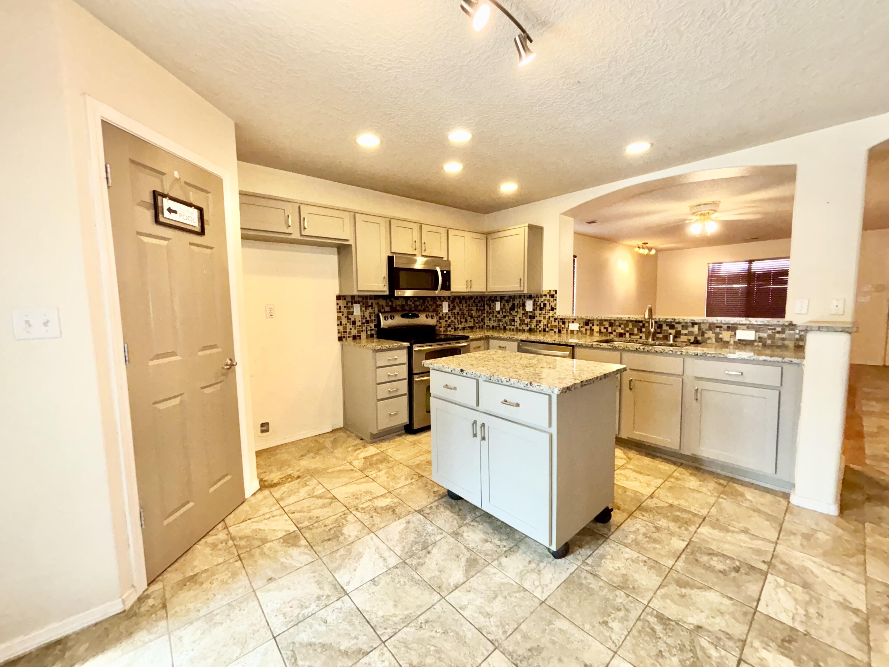 941 Carrizo Street NW