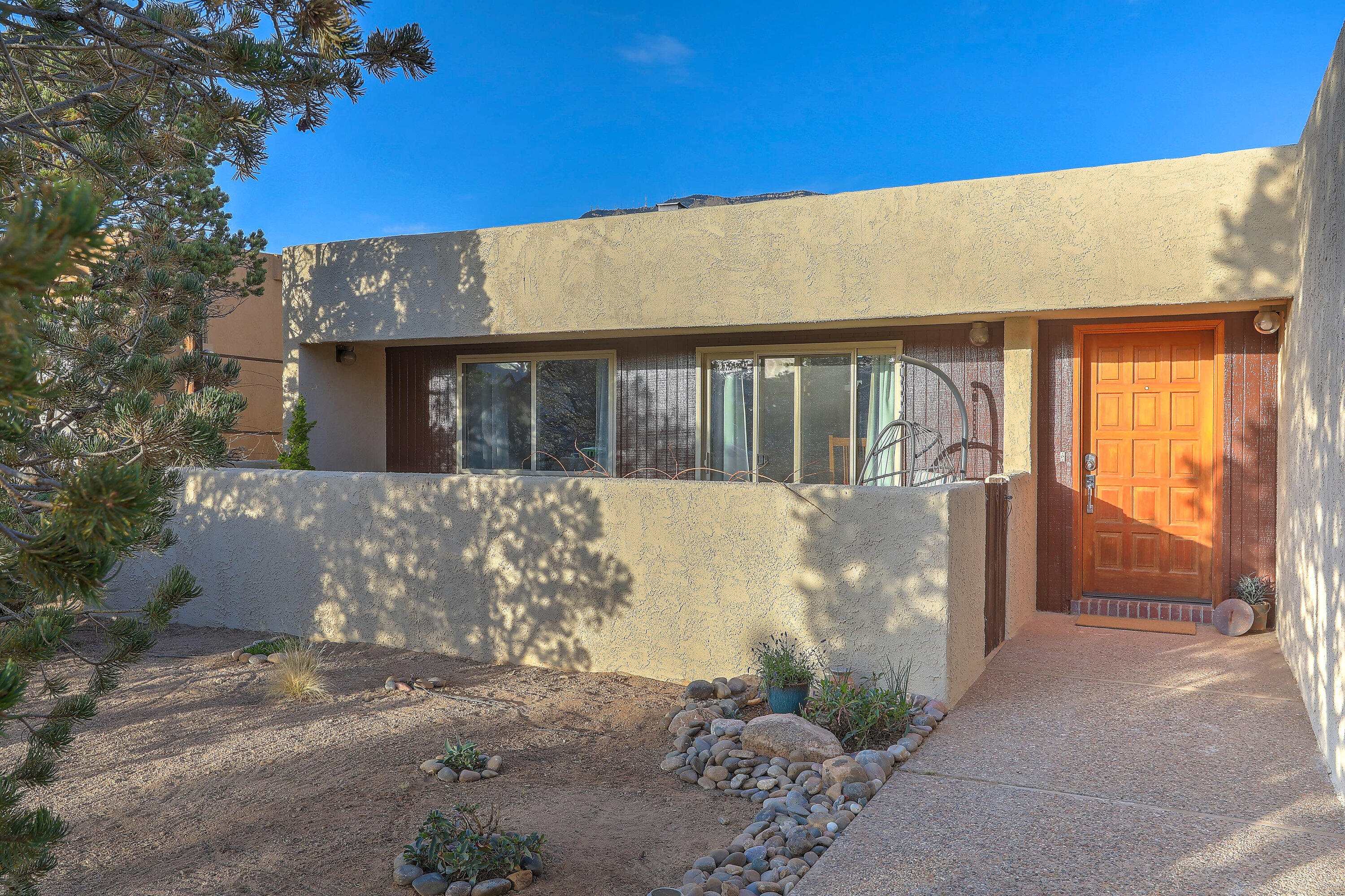1948 Quail Run Loop, Albuquerque, New Mexico image 1