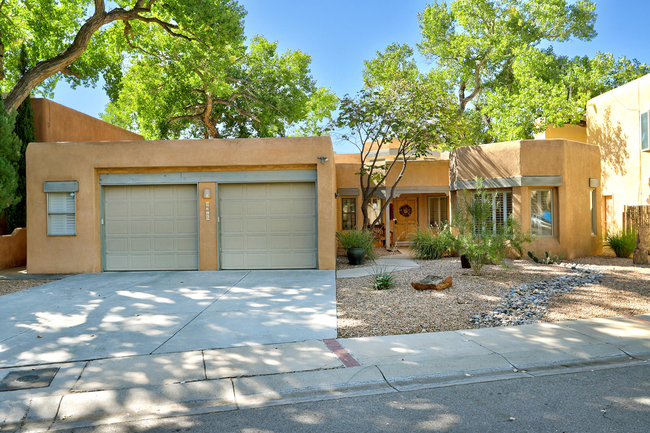 2916 Calle De Alamo NW