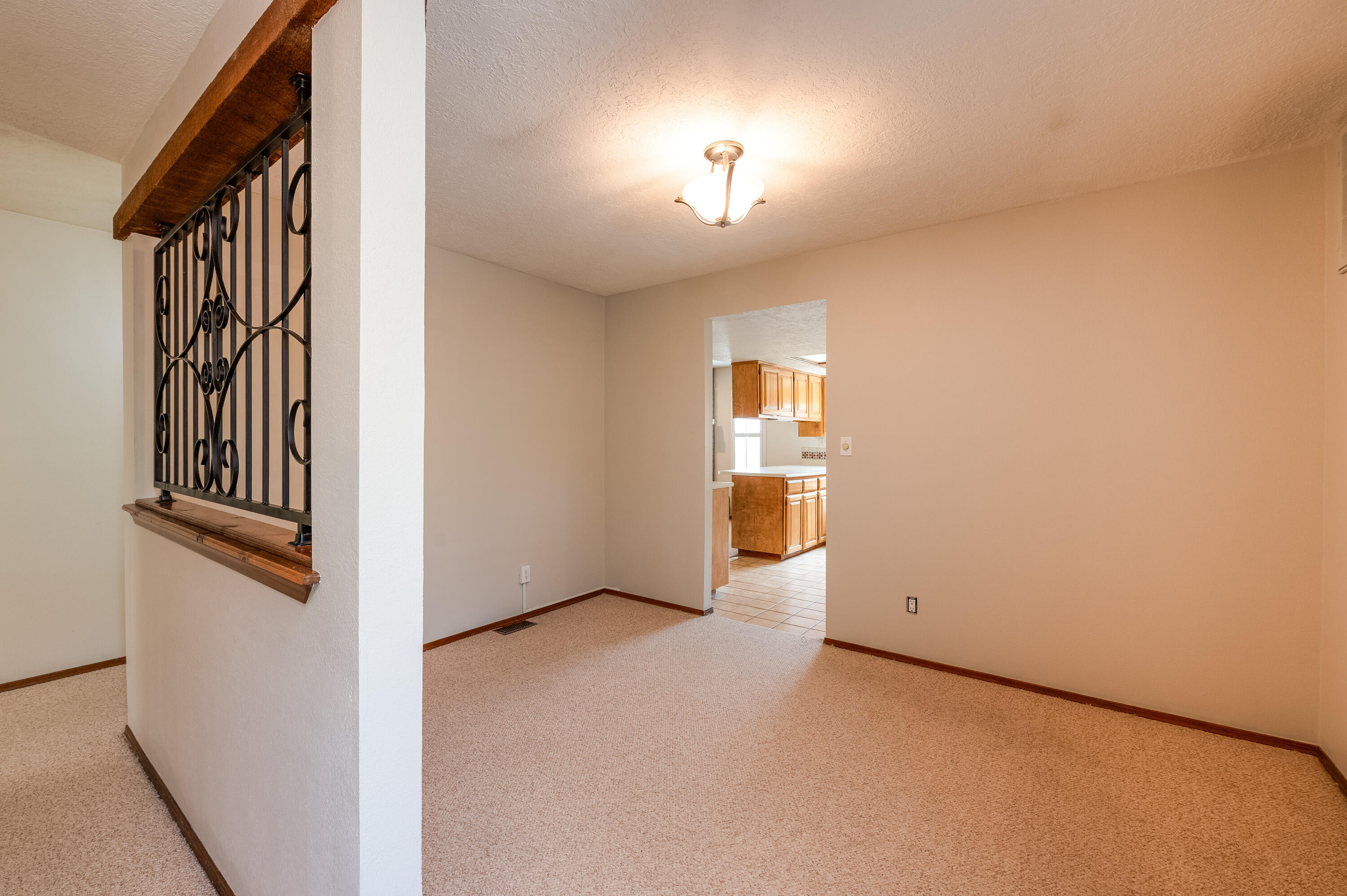 2604 Nakomis Drive, Albuquerque, New Mexico image 5