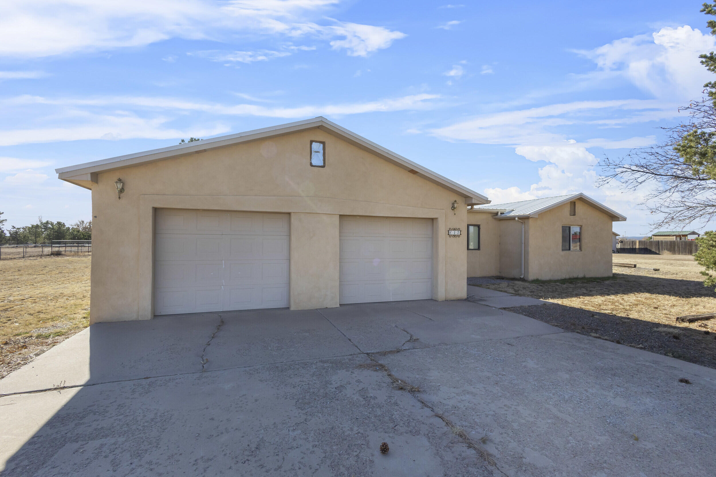 17 Fence Post Drive, Moriarty, New Mexico image 1