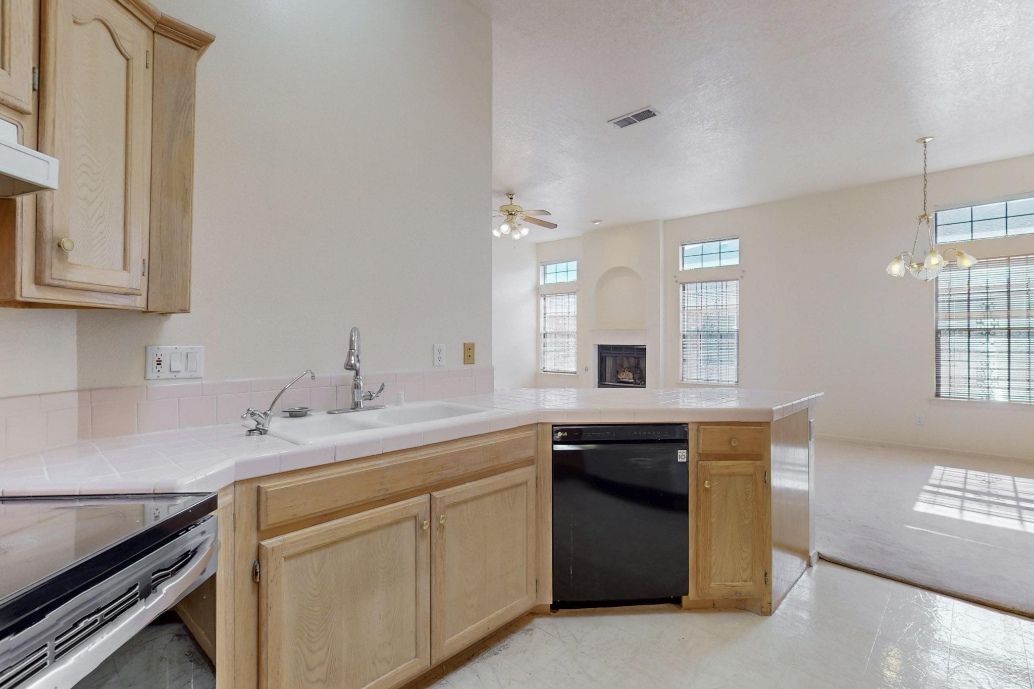 6779 Forest Hills Drive, Albuquerque, New Mexico image 13