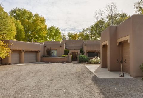 3 Calle De Los Howard Corrales NM 87048