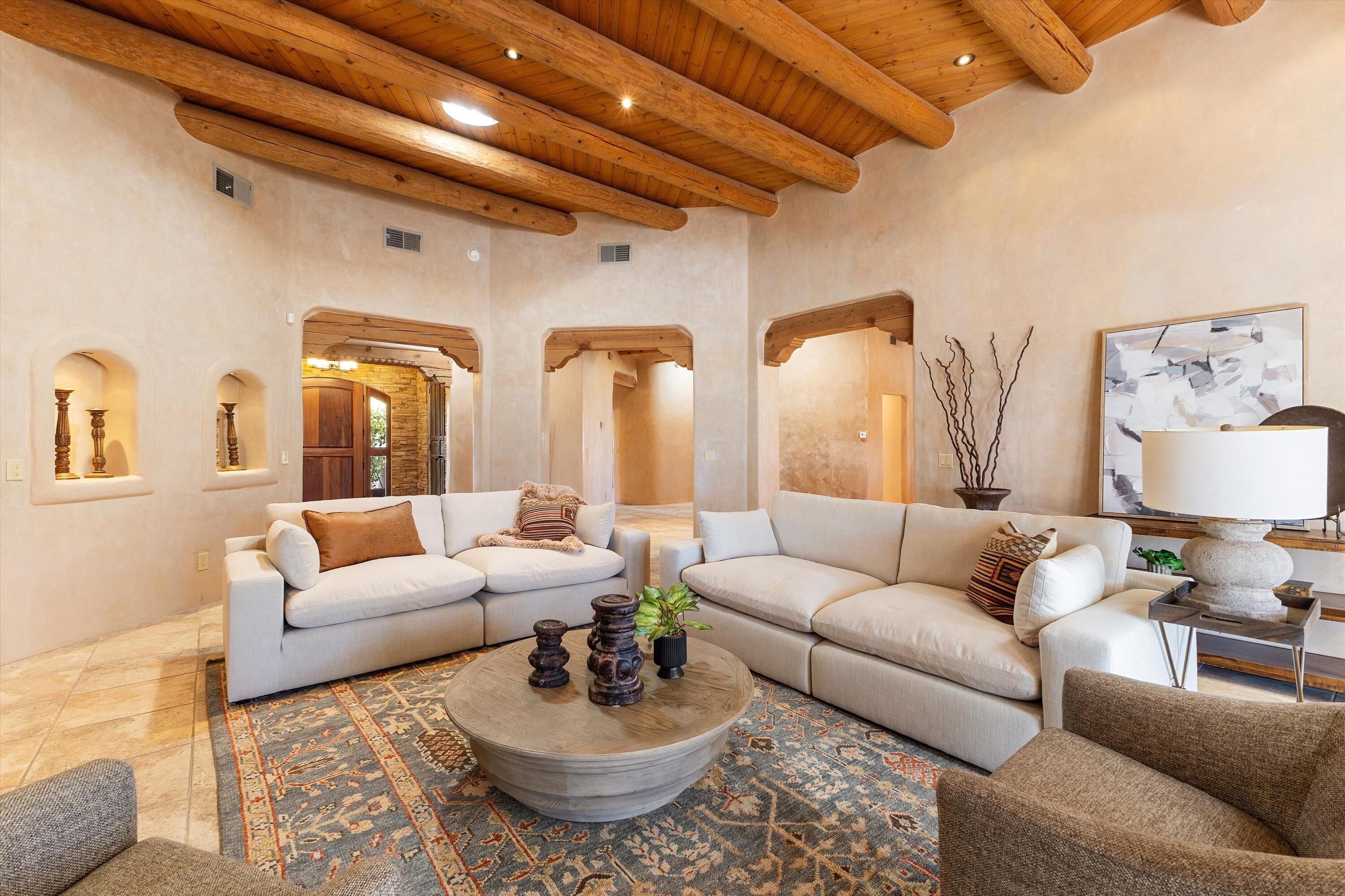 3 Calle De Los Howard