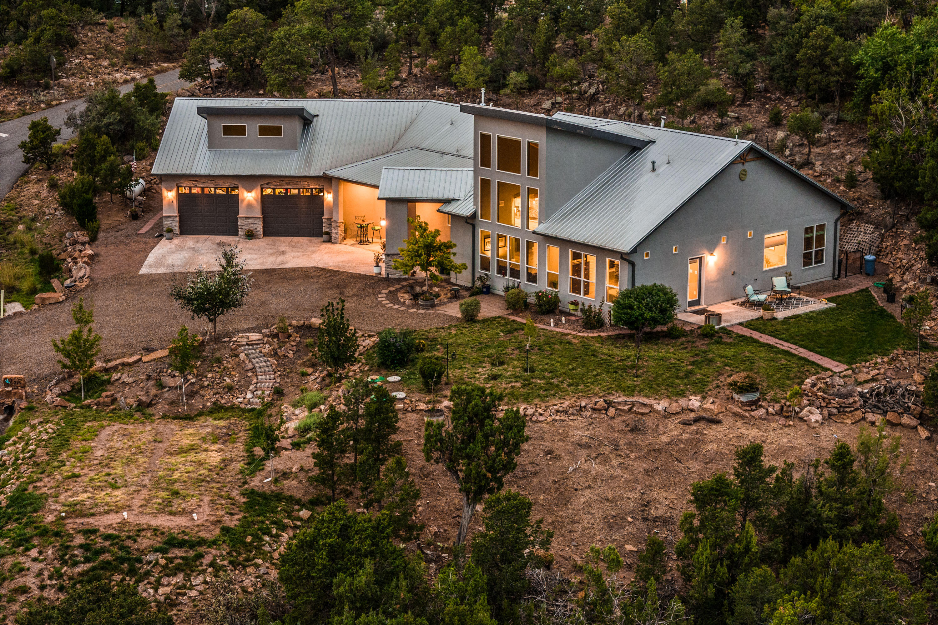 215 Sangre De Cristo Circle, Cedar Crest, New Mexico image 1