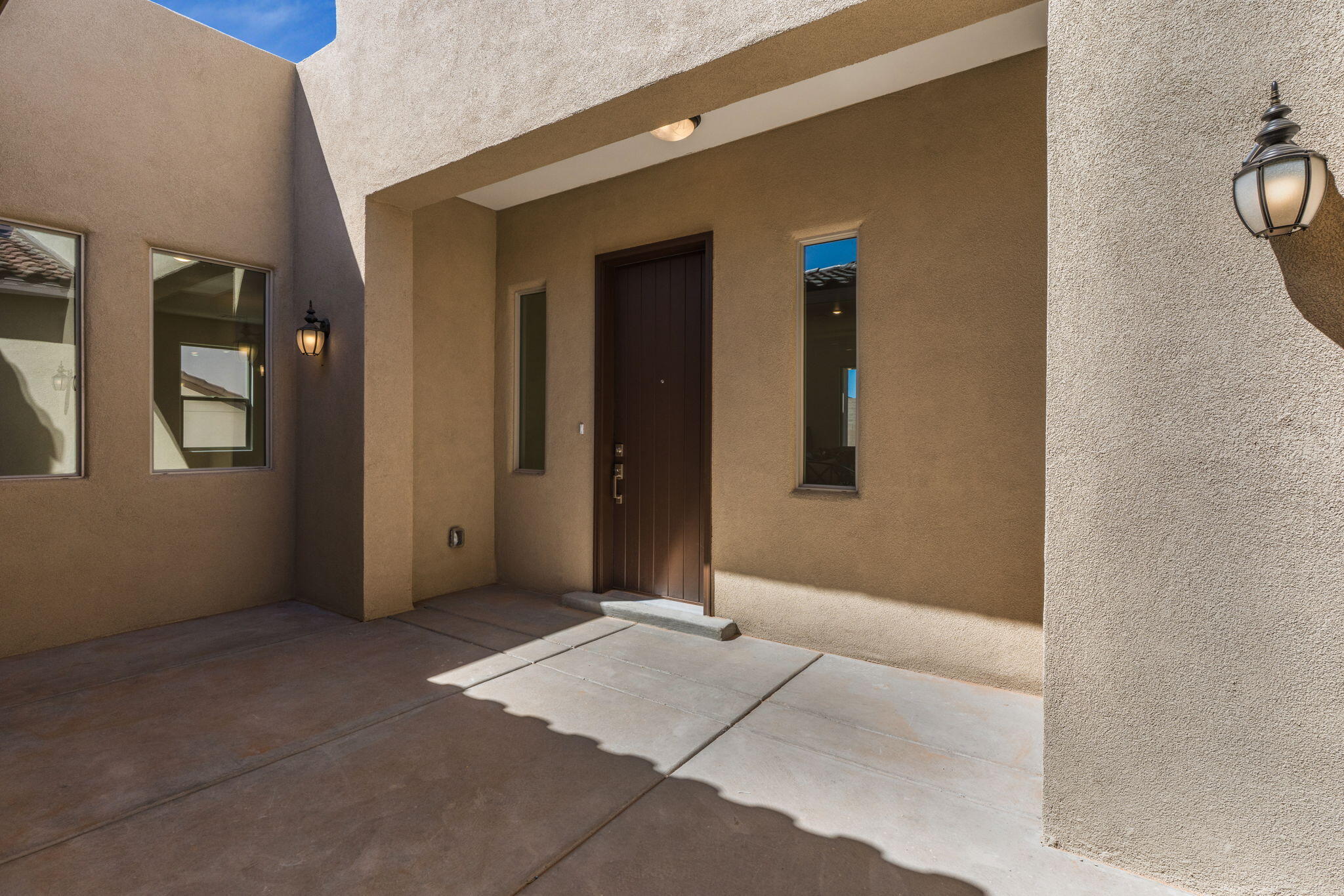 6915 Zachary Road NE