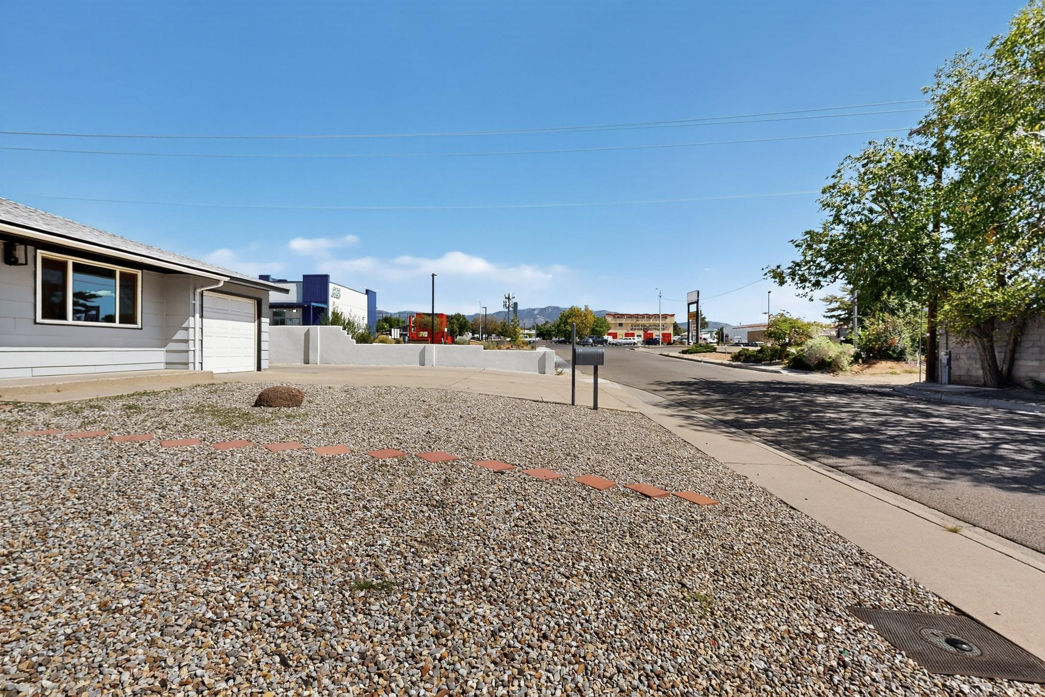 5001 DOUGLAS MACARTHUR Road NE