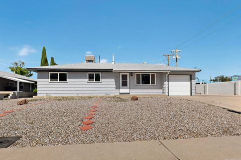 Photo of 5001 DOUGLAS MACARTHUR Road NE, Albuquerque, NM 87110 (MLS # 1092337)