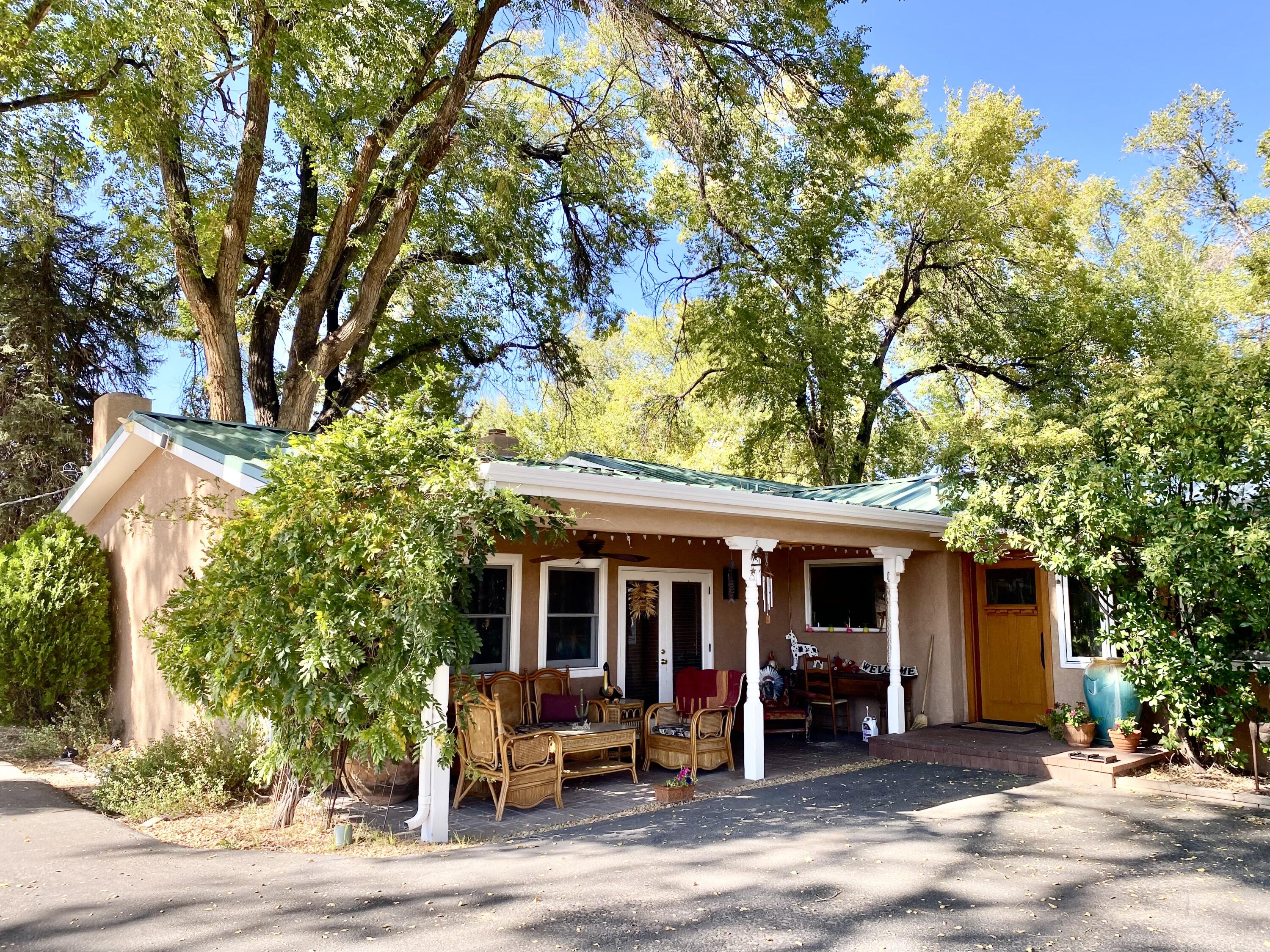 7622 Rio Grande Boulevard, Los Ranchos, New Mexico image 1