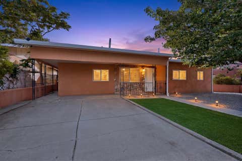 Homes For Sale - 347 62nd Street<br/> Albuquerque, NM 87105