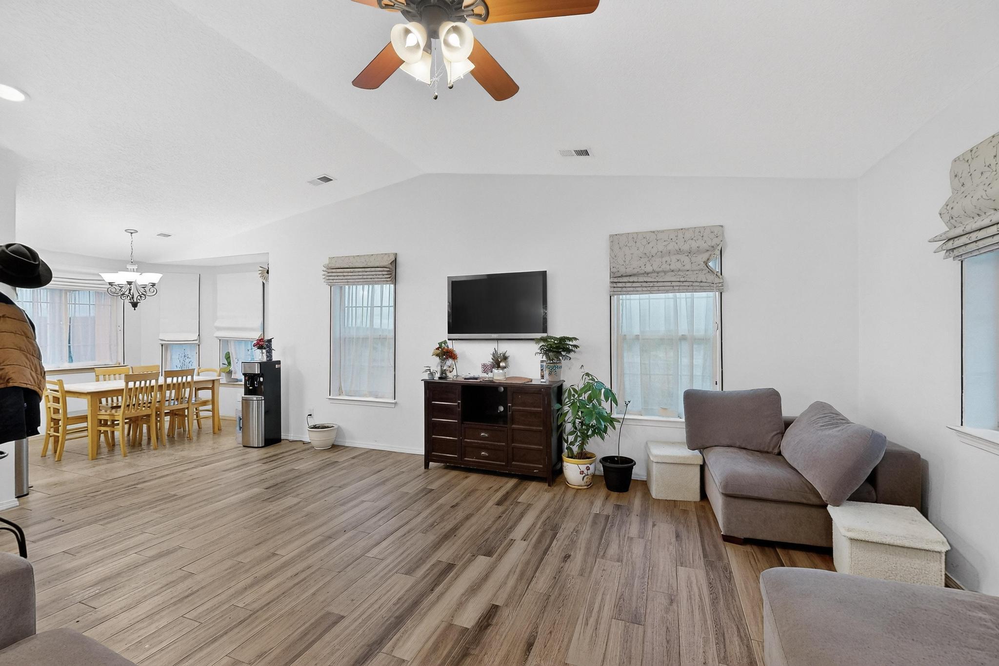 21 Trade Court Court