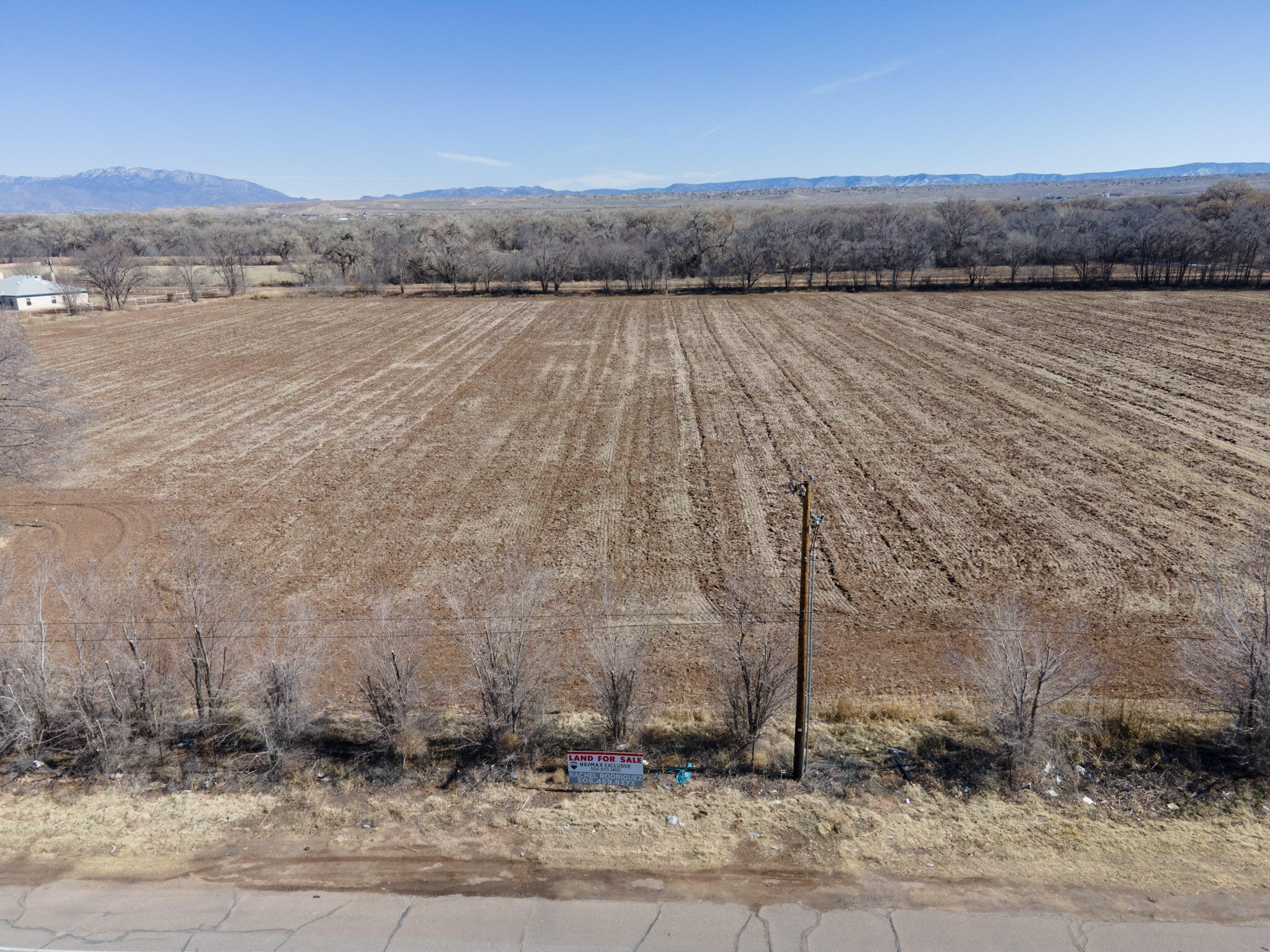 6830 Isleta Boulevard SW