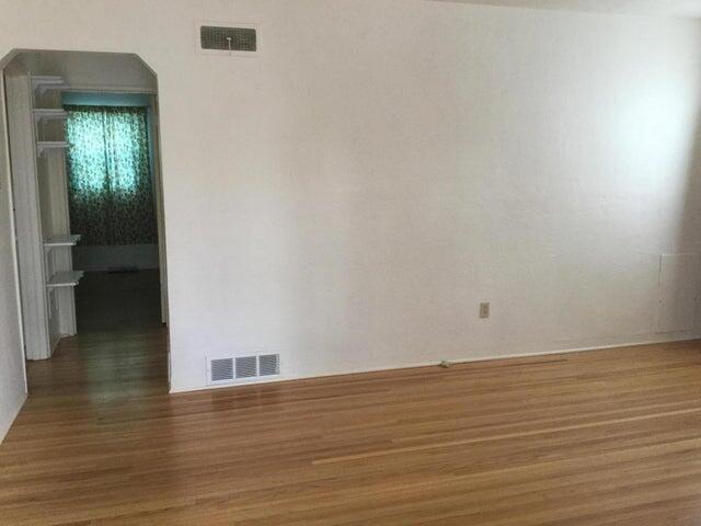 612 W Monroe Street SE