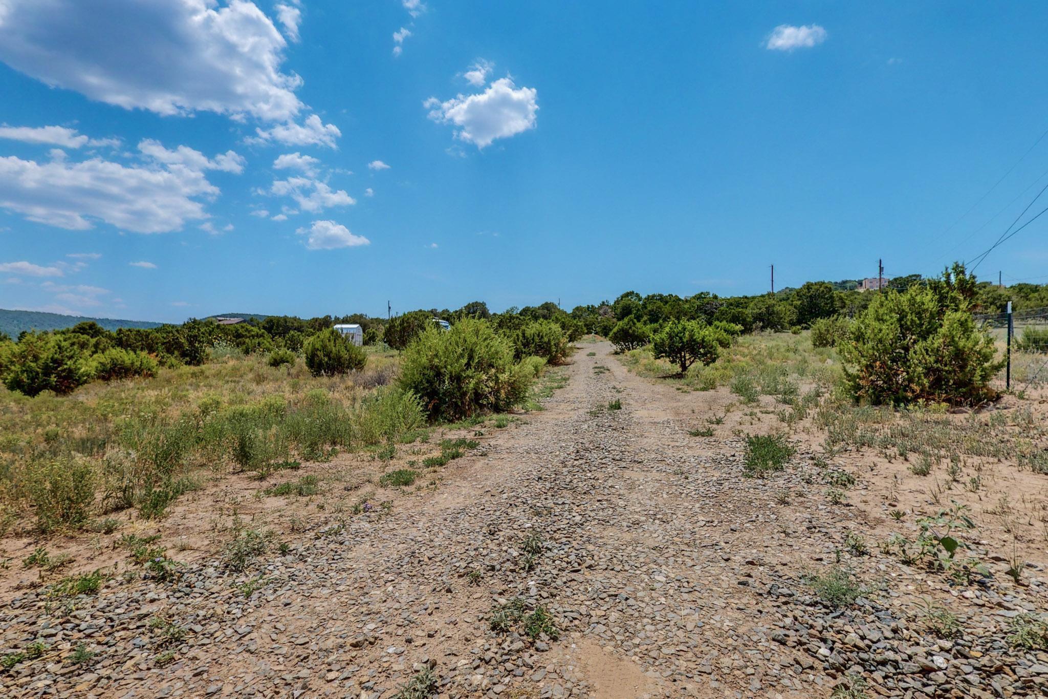 19 Edge Of Wood Rd Road, Tijeras, New Mexico image 2