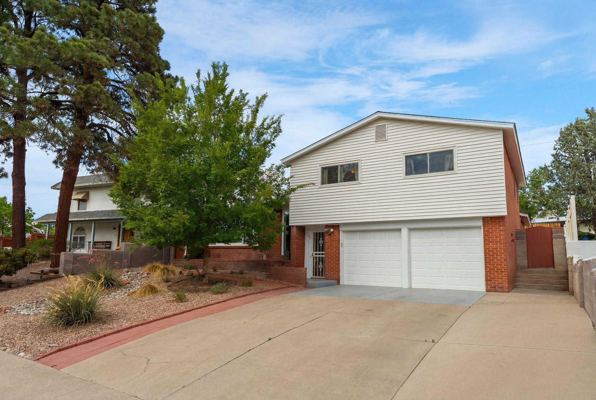 1804 Rita DR NE