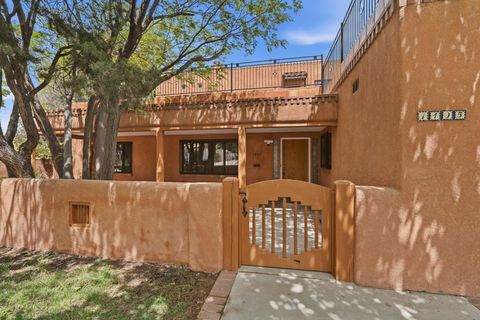 Photo of 1405 Sigma Chi Road NE, Albuquerque, NM 87106 (MLS # 1102046)