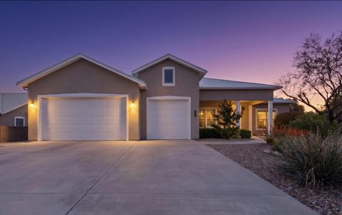 Photo of 505 Accipitrine Court SE, Albuquerque, NM 87123 (MLS # 1101746)