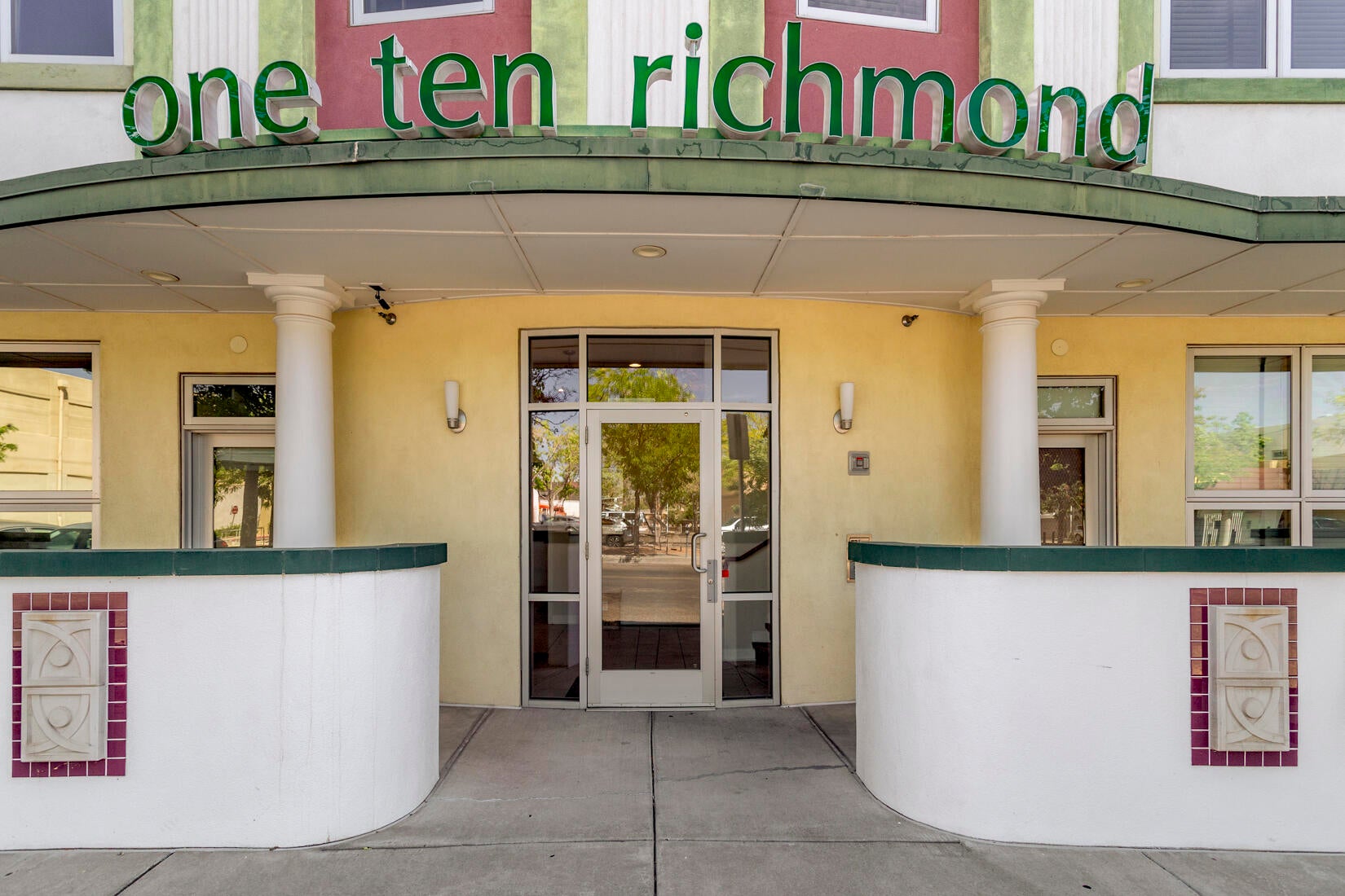 110 Richmond Drive SE UNIT 204