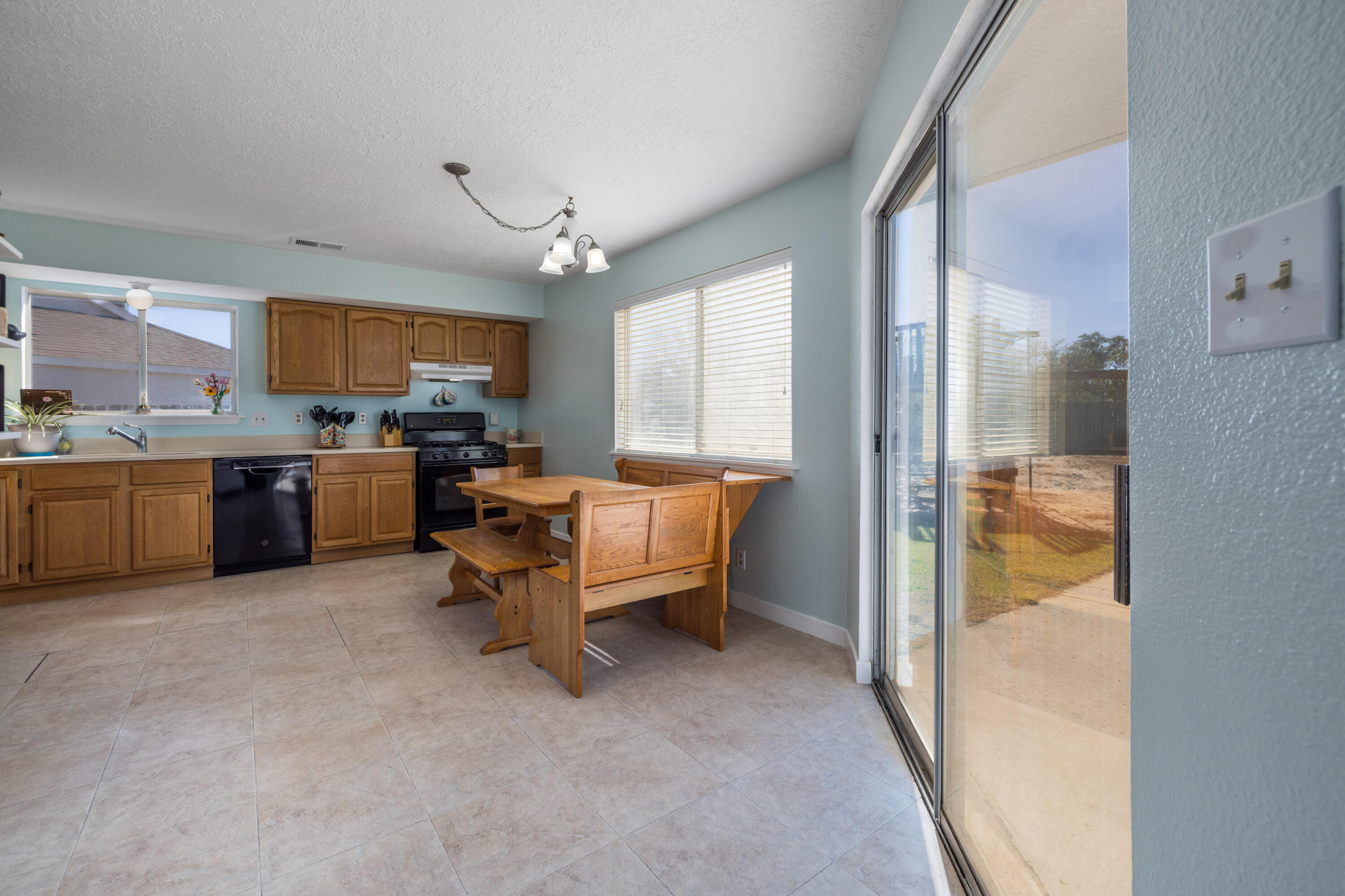 Rio Rancho, New Mexico 87144, United States, 4 Bedrooms Bedrooms, ,2 BathroomsBathrooms,Residential,Active,236570