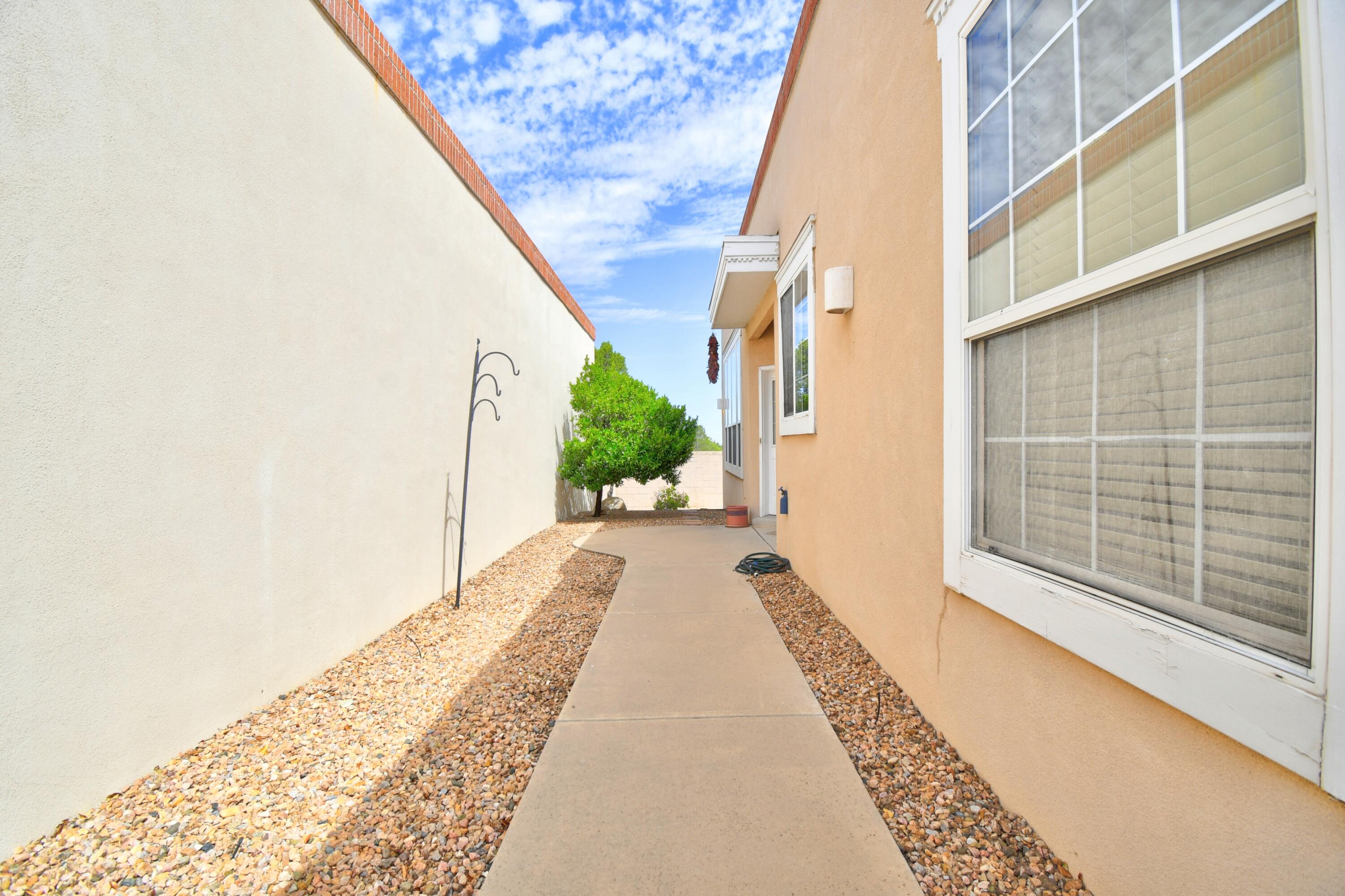 5607 Bosque Vista Drive NE