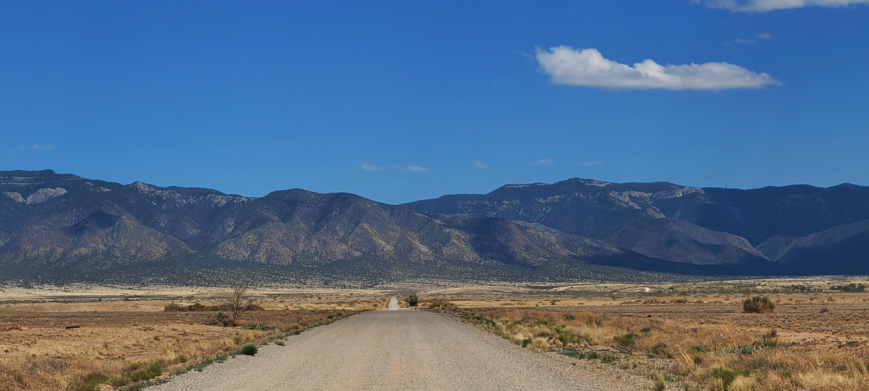 Rio Del Oro Loop N, Los Lunas, New Mexico image 1