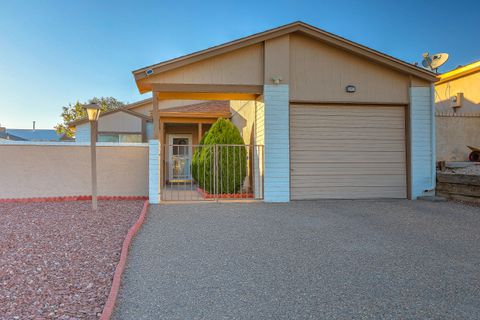 Photo of 352 Coral Drive NE, Rio Rancho, NM 87124 (MLS # 1093489)
