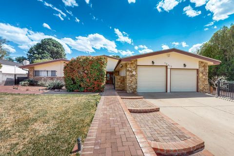 Photo of 12412 CHELWOOD Trail NE, Albuquerque, NM 87112 (MLS # 1091449)