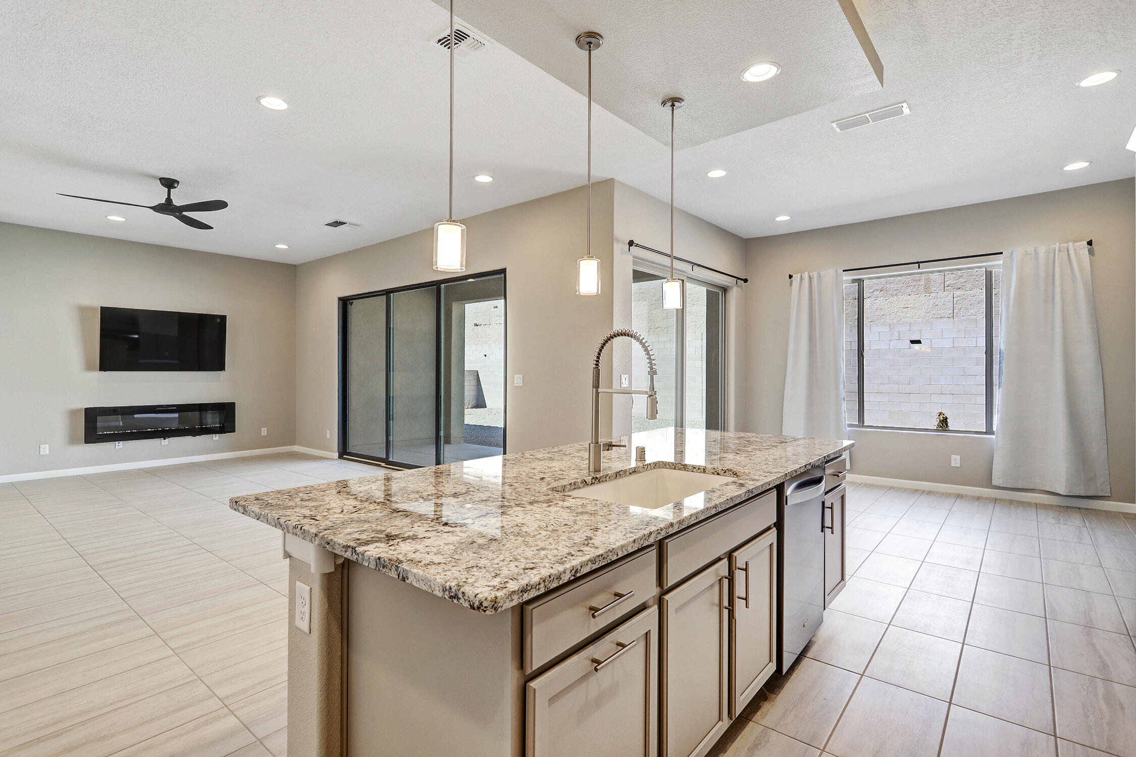 1715 Deer Valley Trail NW