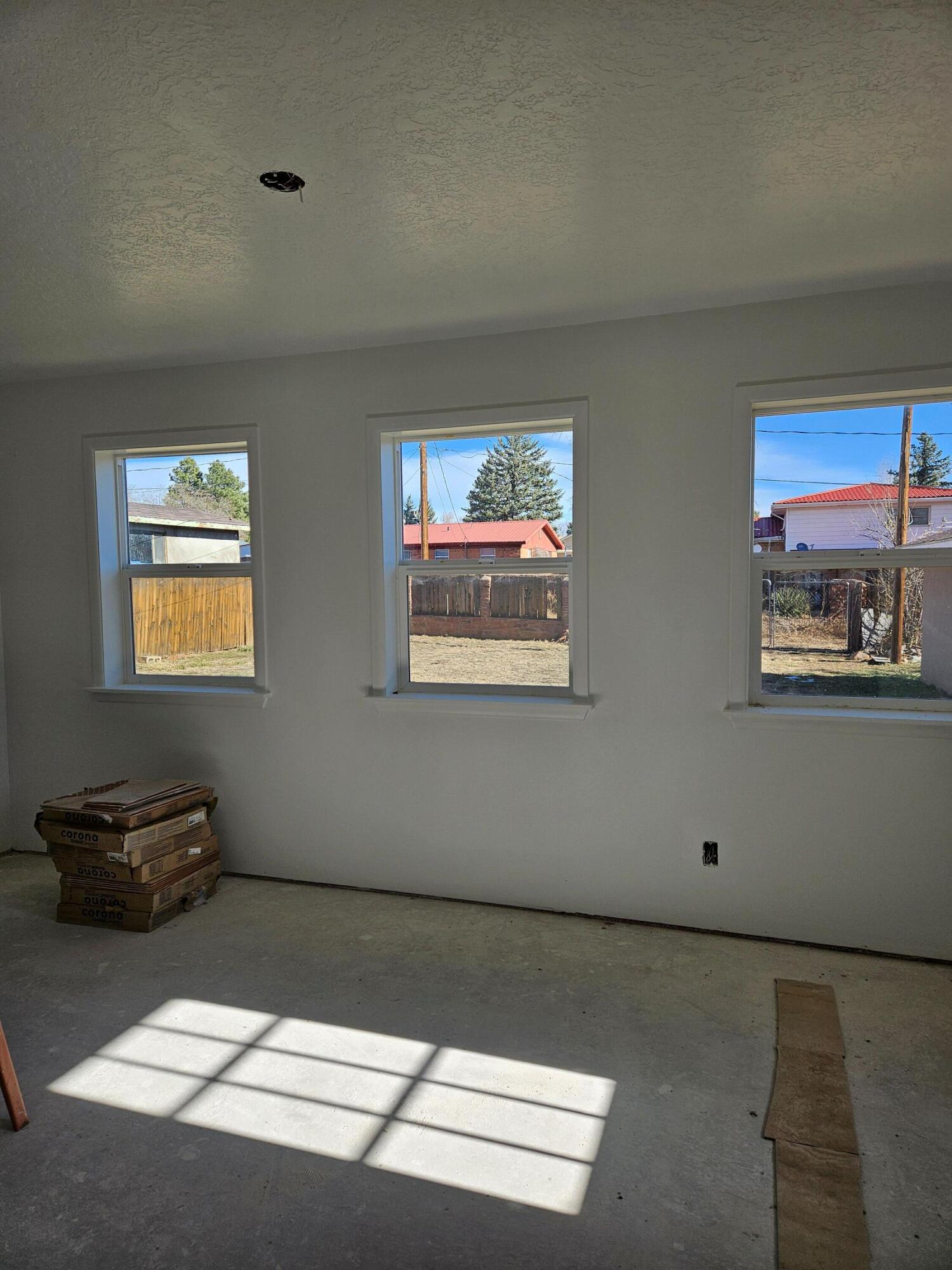 2036 Mark Drive, Las Vegas, New Mexico image 2