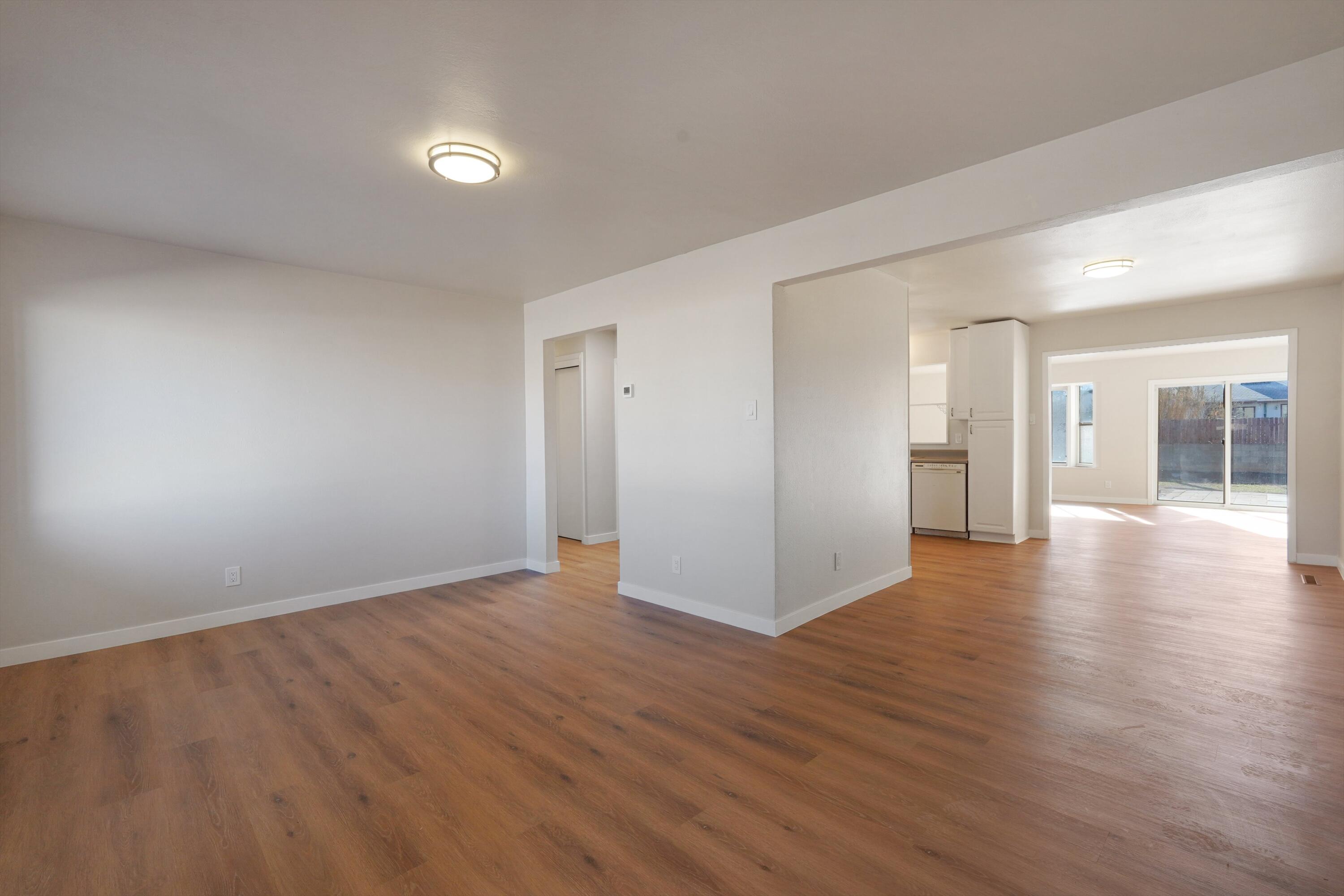 4032 Comanche Road NE