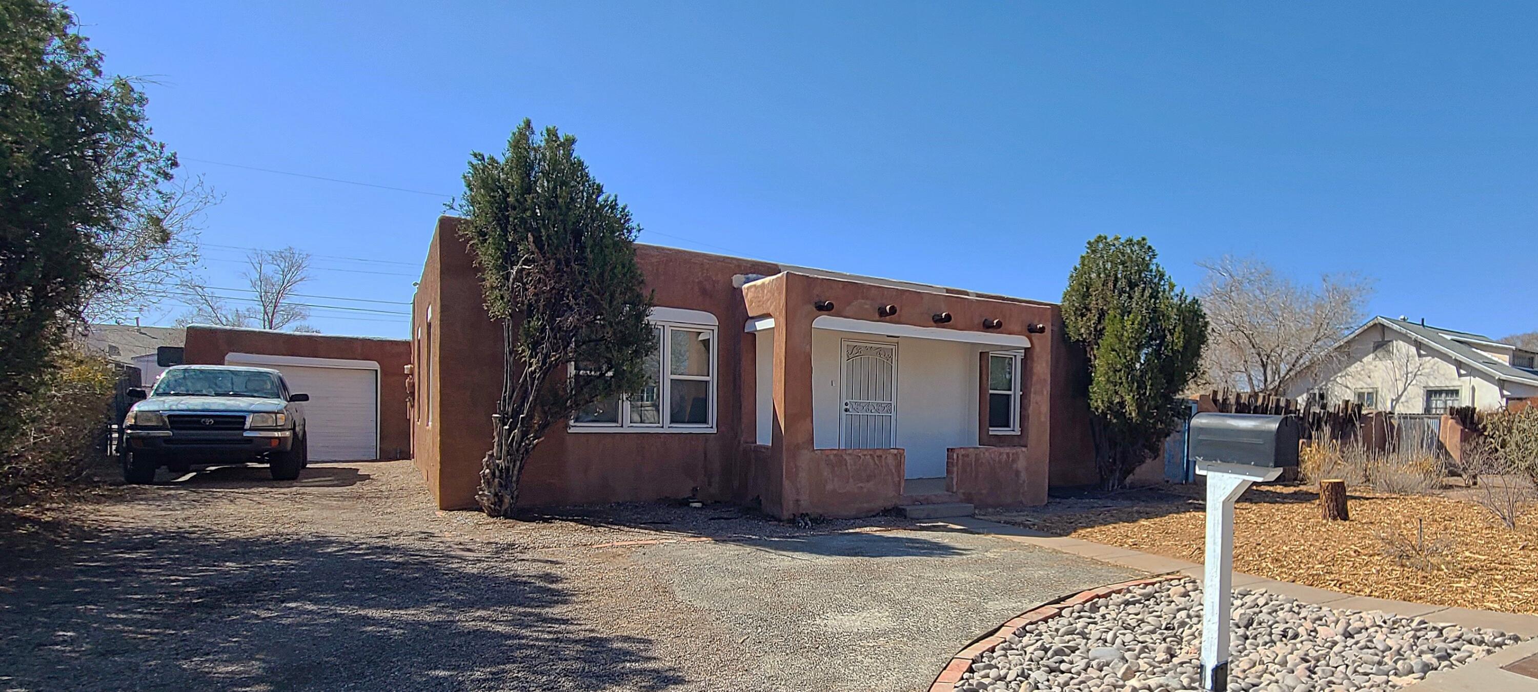 1006-1008 San Lorenzo Avenue, Los Ranchos, New Mexico image 1
