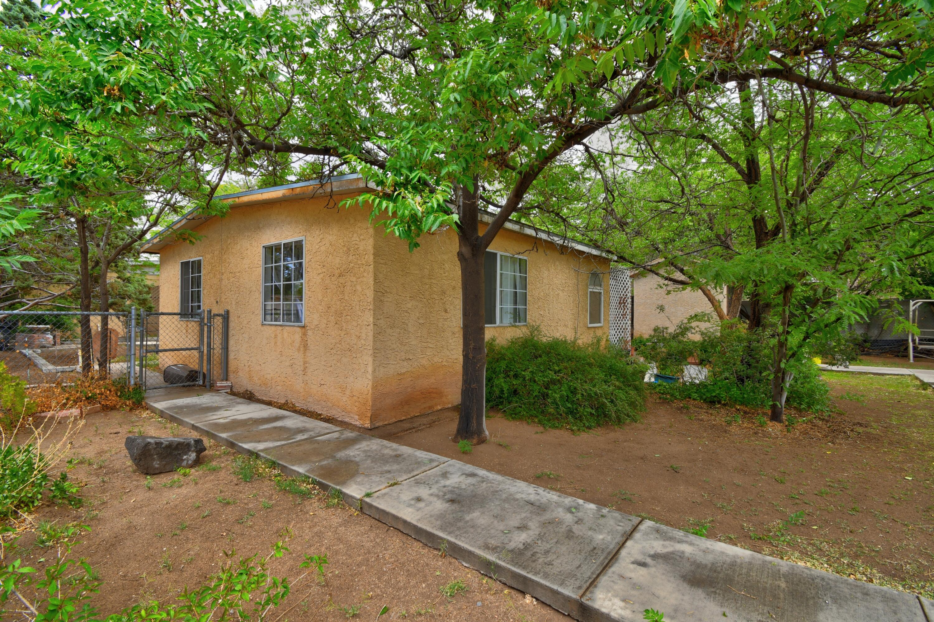 840 Griegos Road, Albuquerque, New Mexico image 18