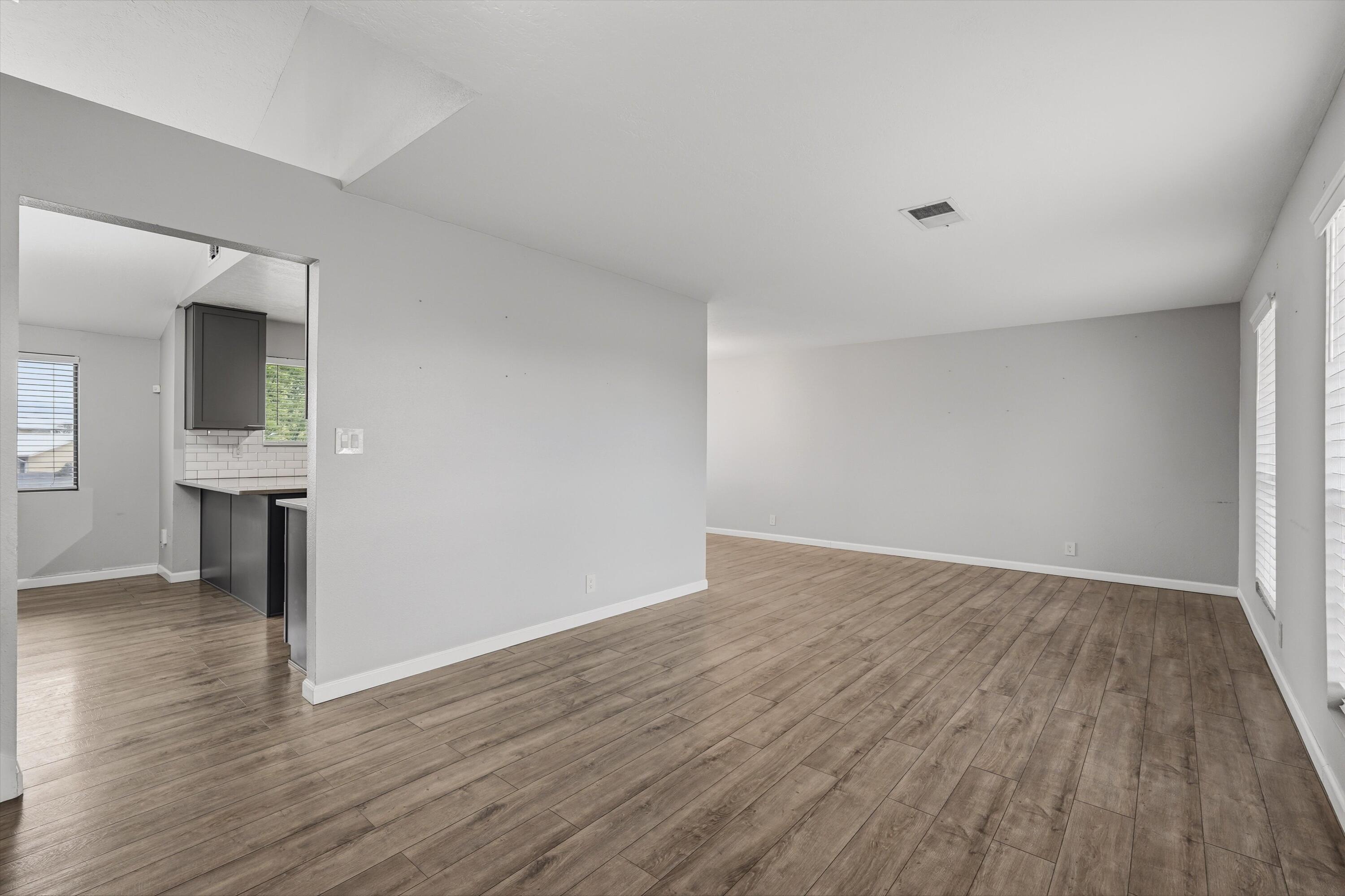 7819 Pioneer Trail NE