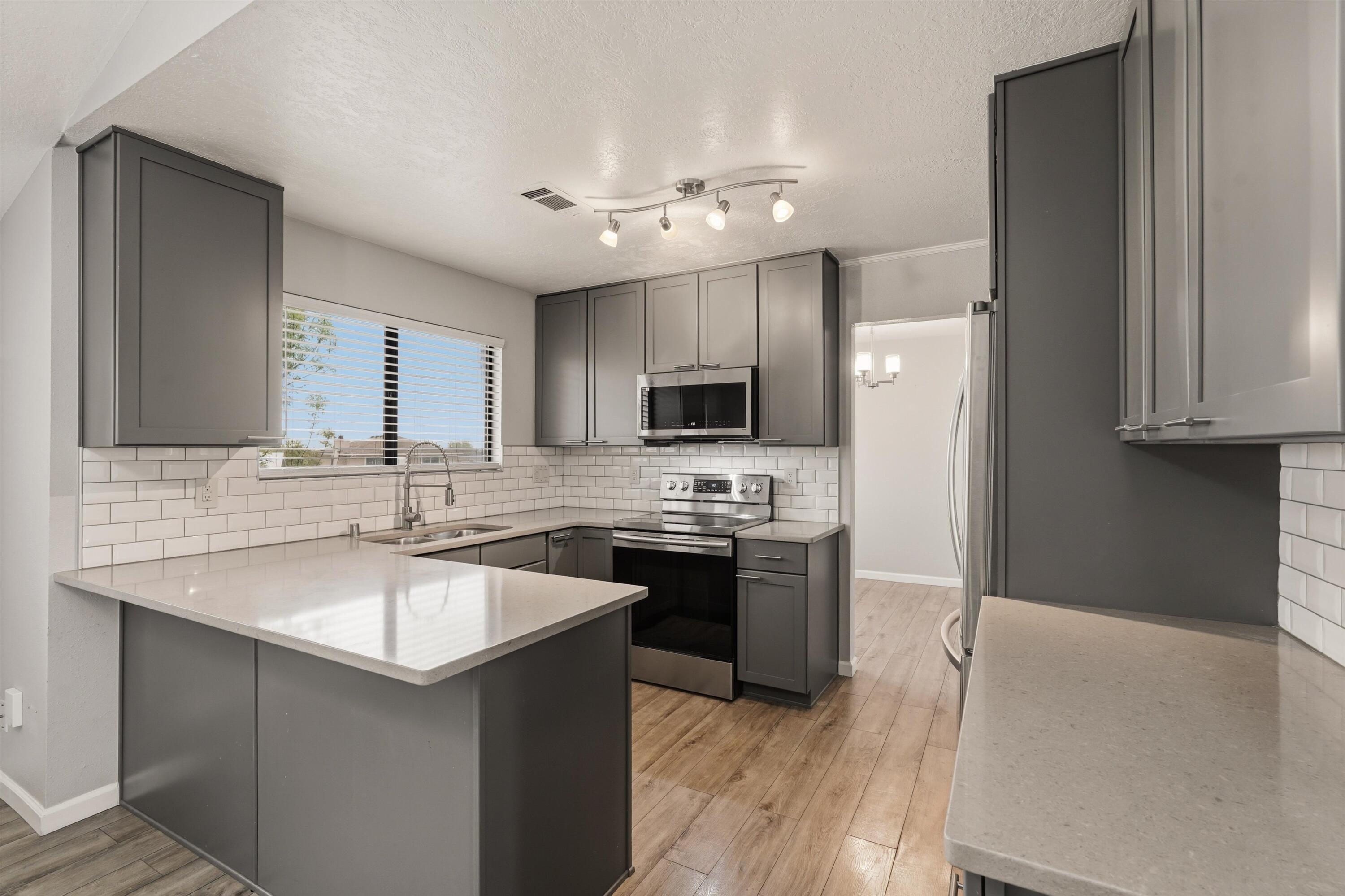 7819 Pioneer Trail NE