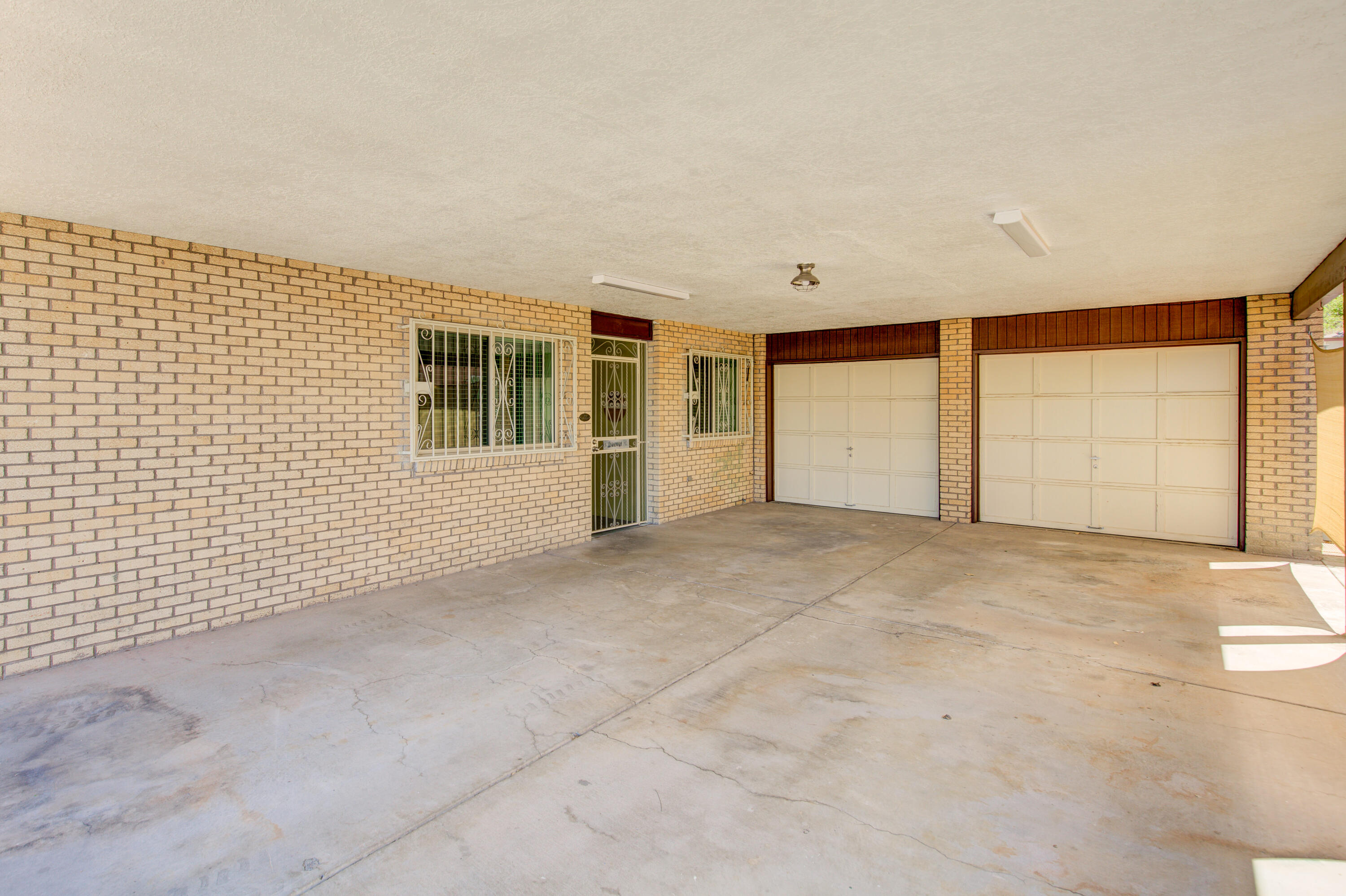 2412 Hiawatha Drive NE