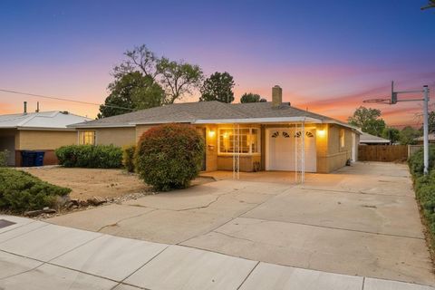 Photo of 1933 Vermont Street NE, Albuquerque, NM 87110 (MLS # 1102087)
