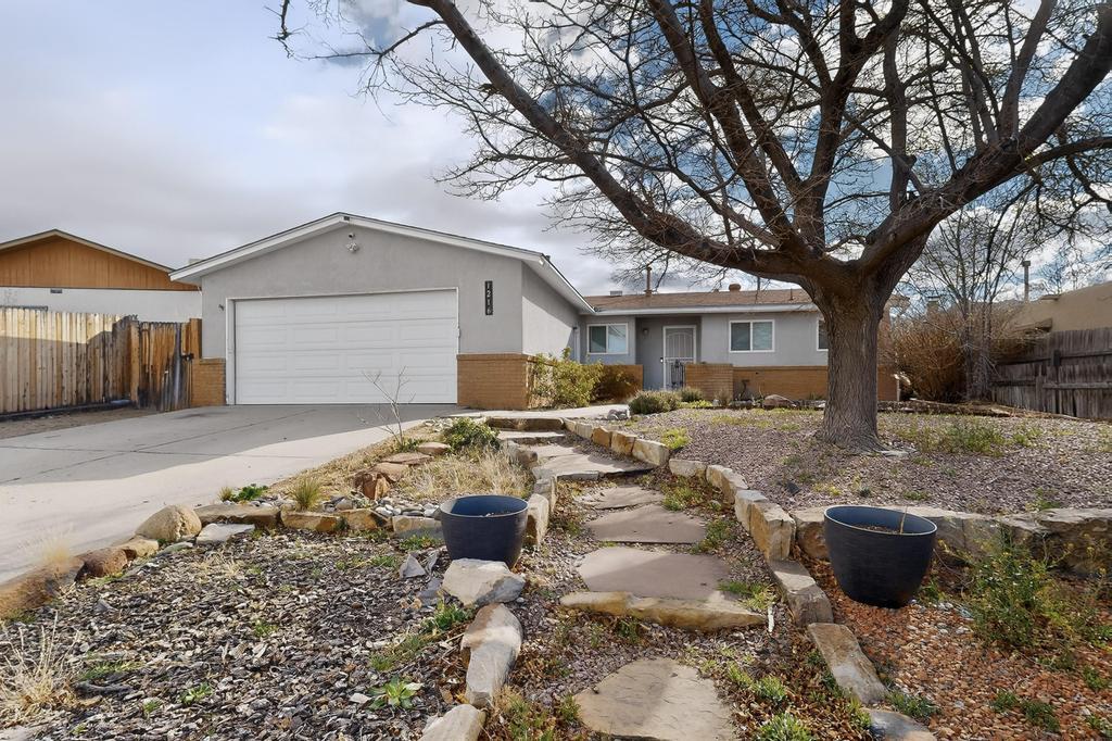 1216 Landman Drive NE