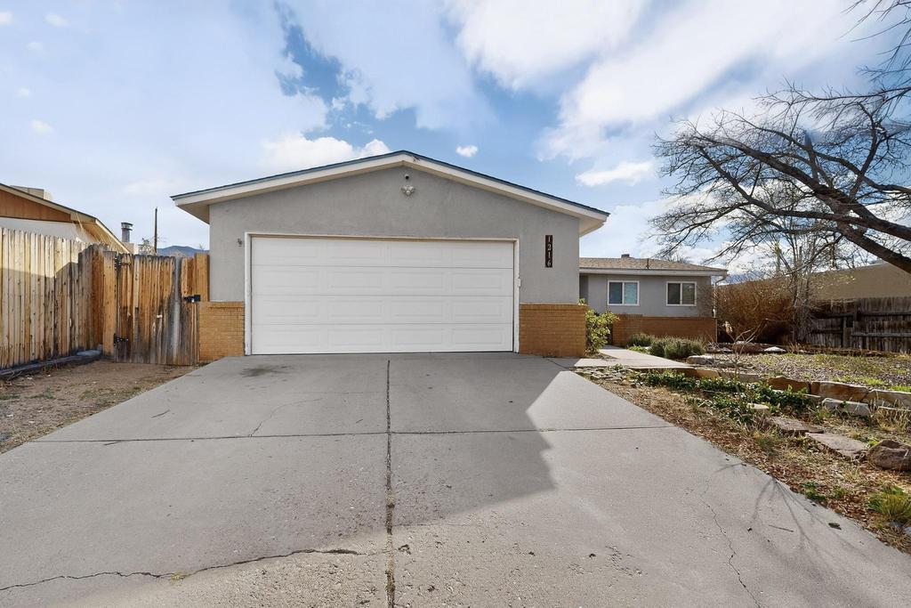 1216 Landman Drive NE