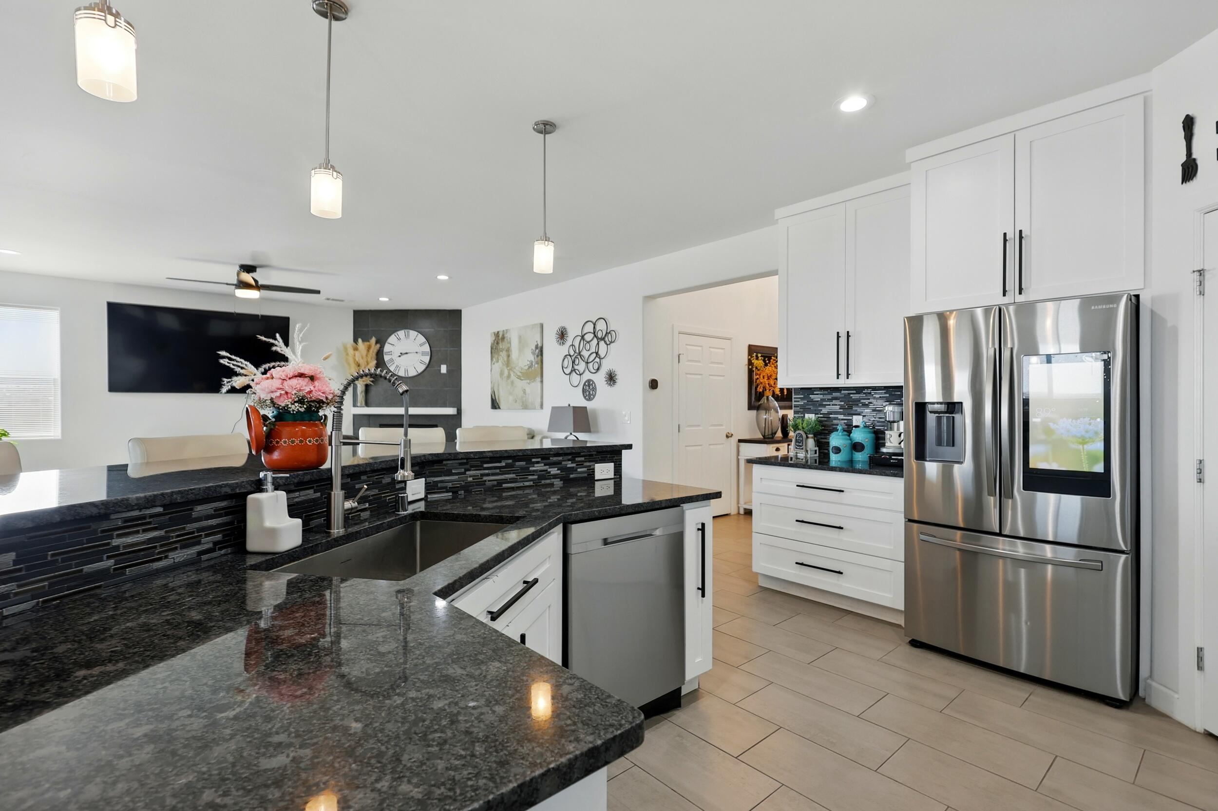 608 Southern Boulevard, Rio Rancho, New Mexico image 4