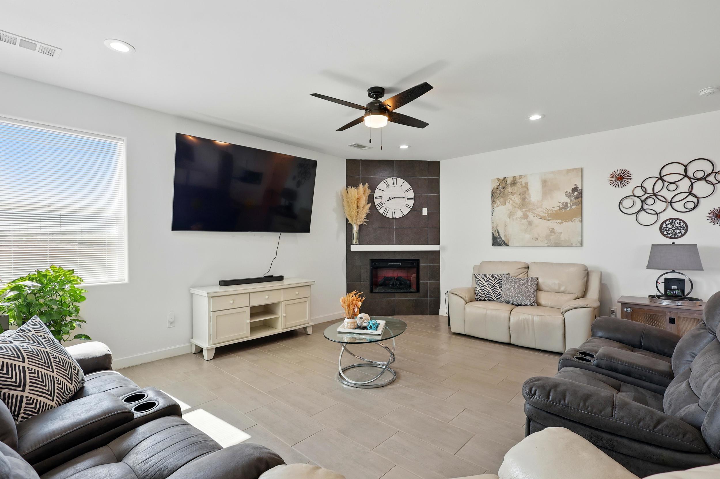 608 Southern Boulevard, Rio Rancho, New Mexico image 9