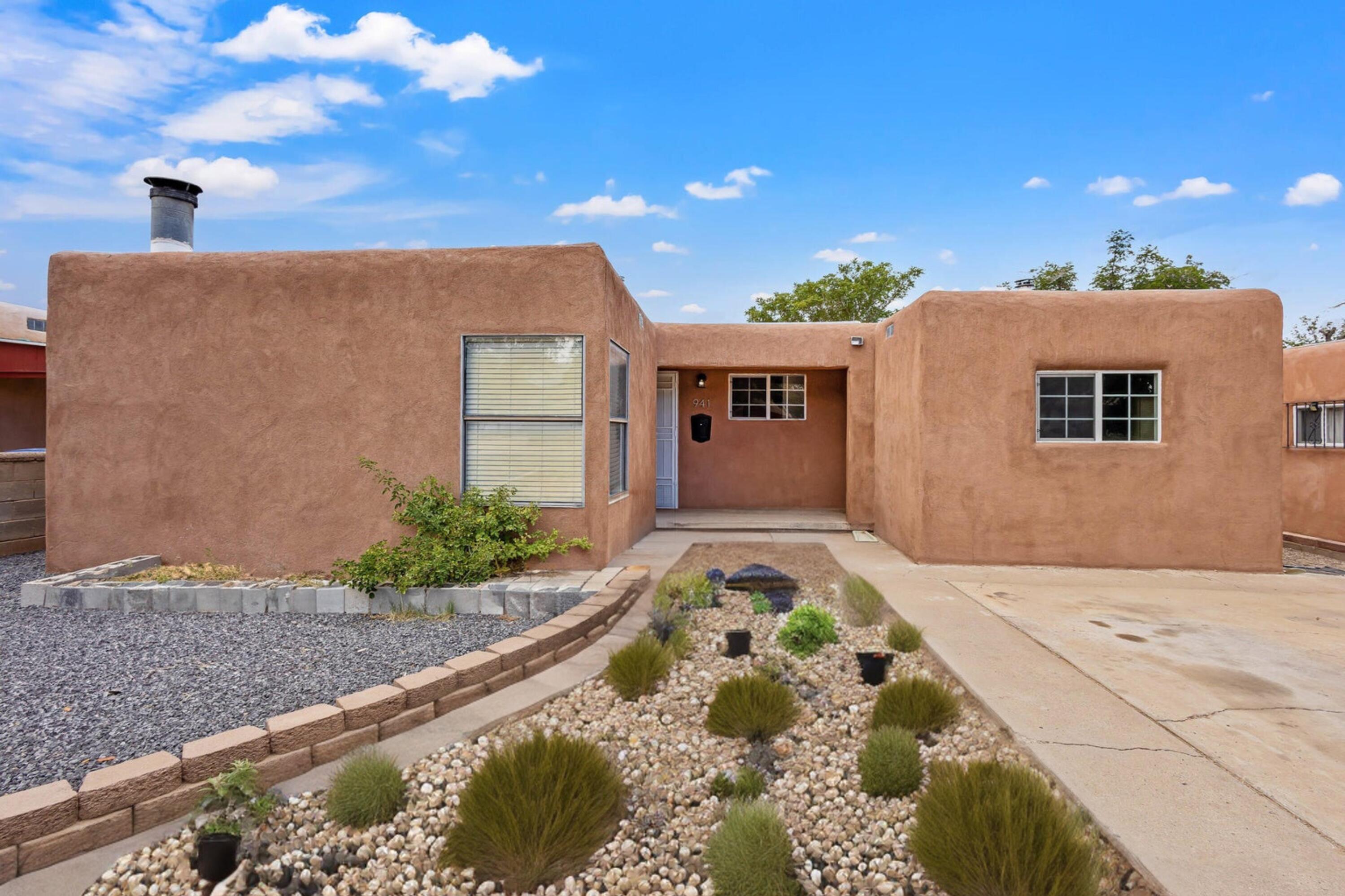 941 Palomas Drive, Albuquerque, New Mexico image 1