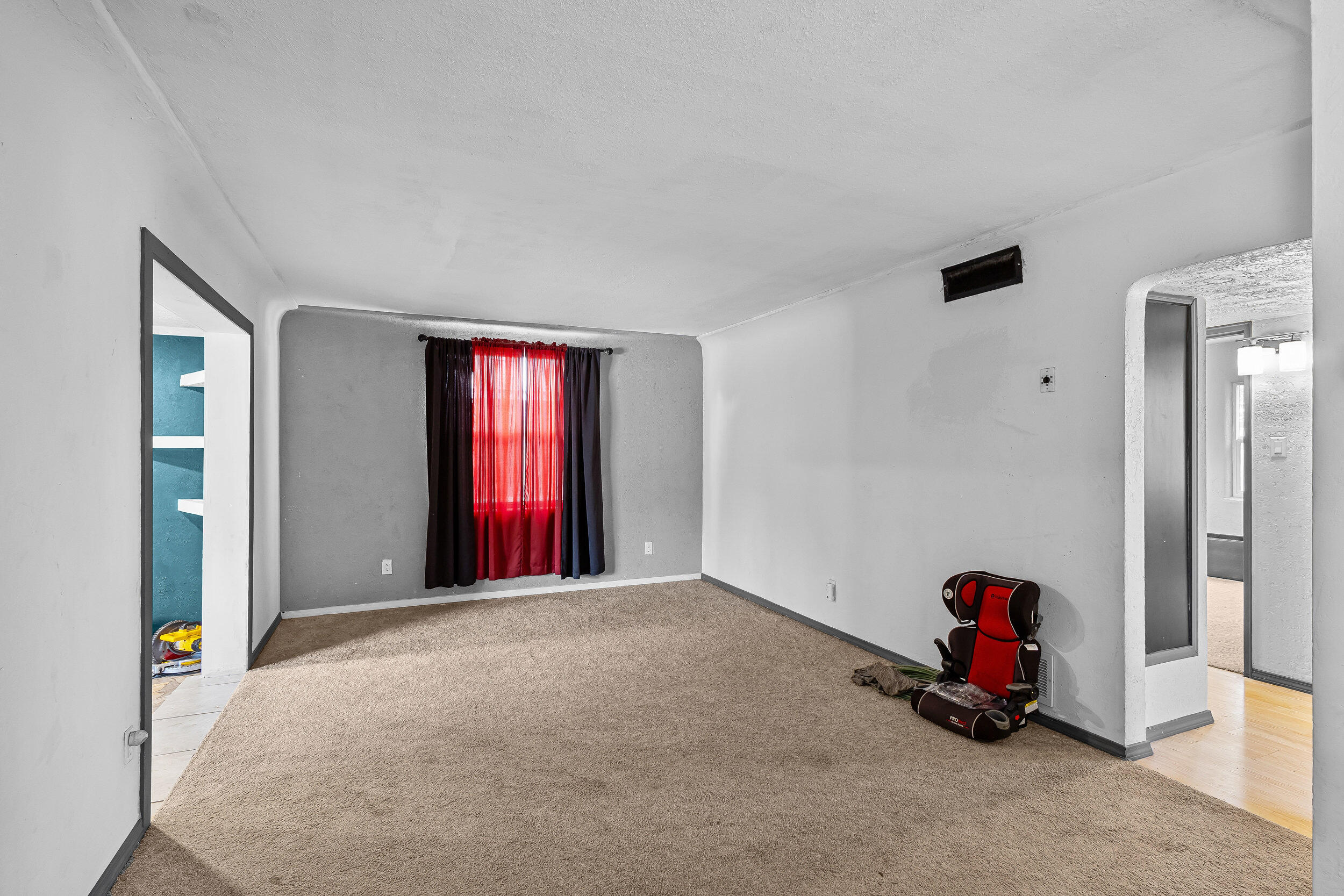 941 Palomas Drive, Albuquerque, New Mexico image 4