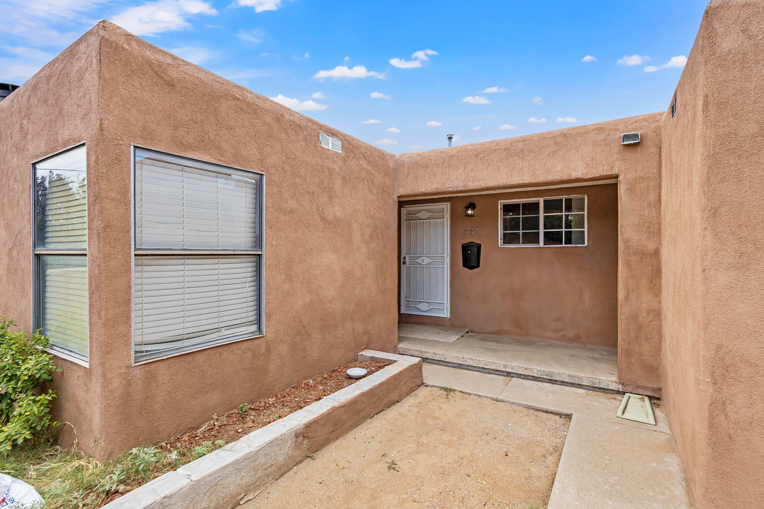 941 Palomas Drive, Albuquerque, New Mexico image 3