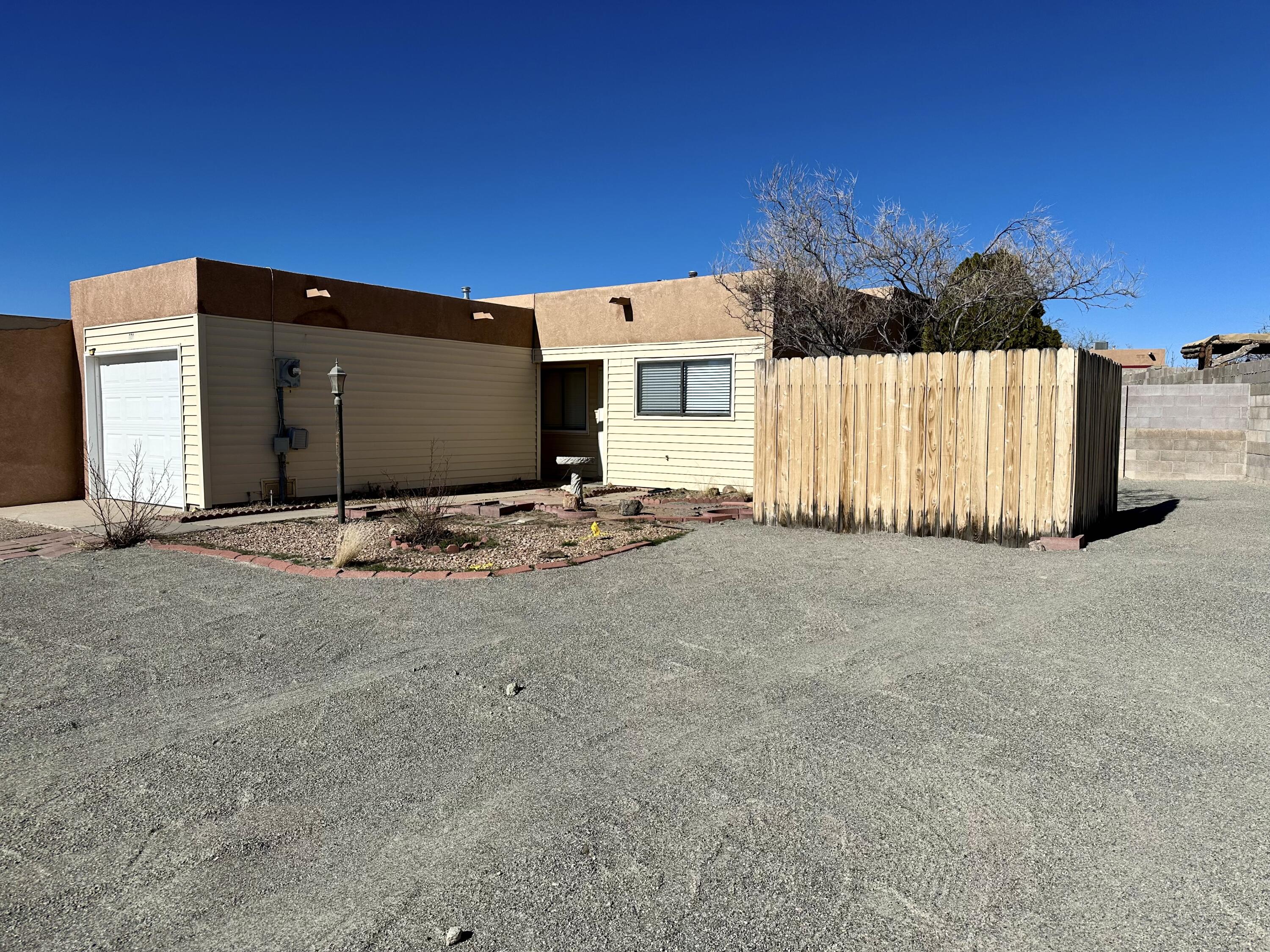 571 Star Villa Circle SE