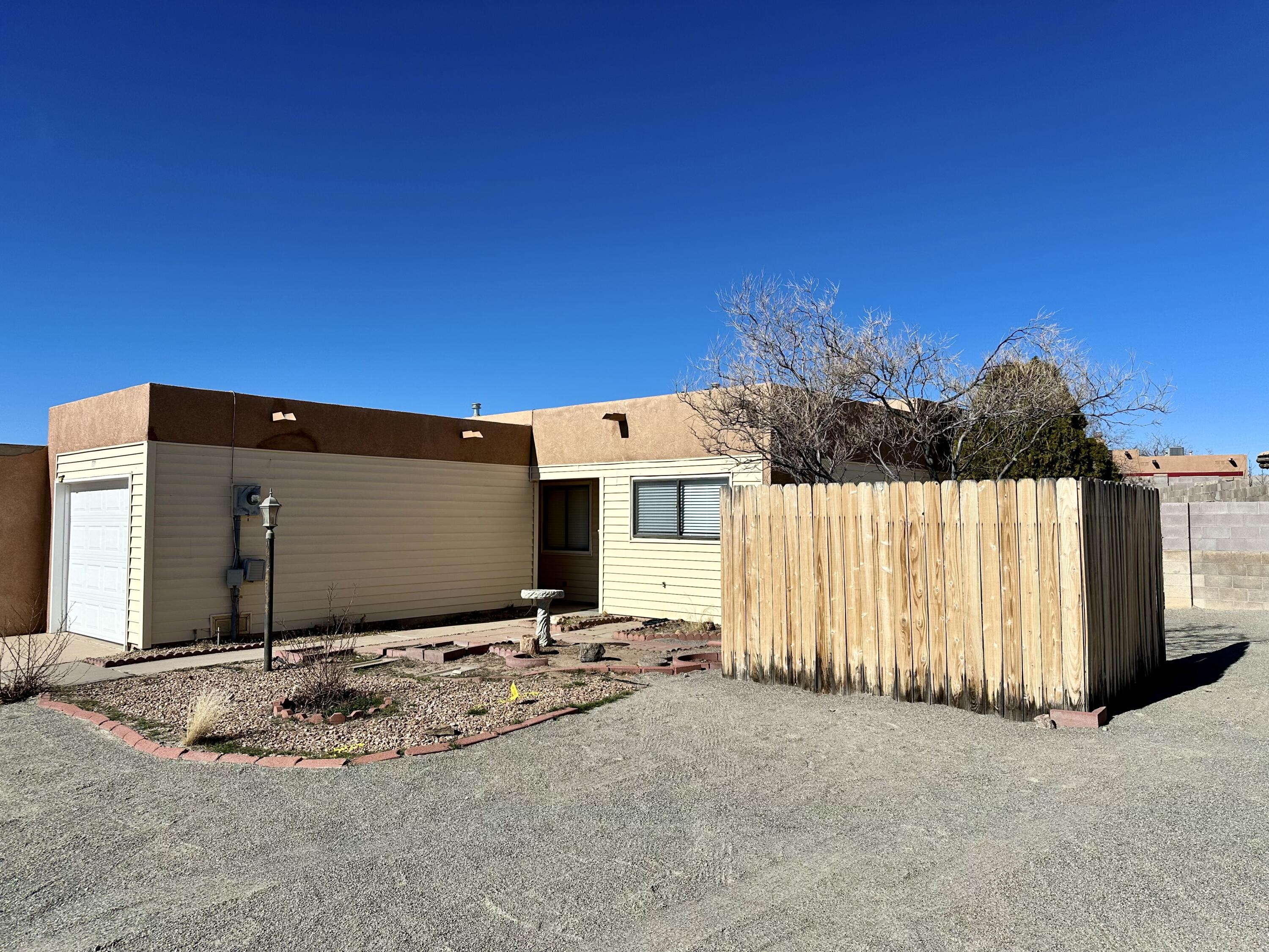 571 Star Villa Circle SE