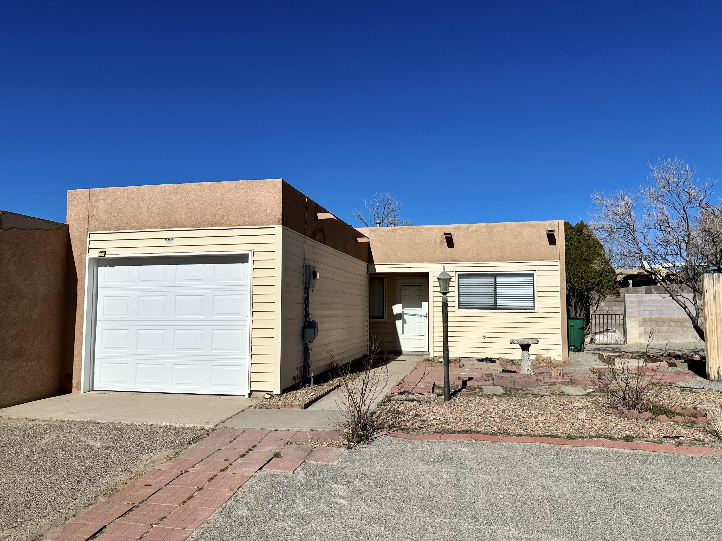 571 Star Villa Circle SE