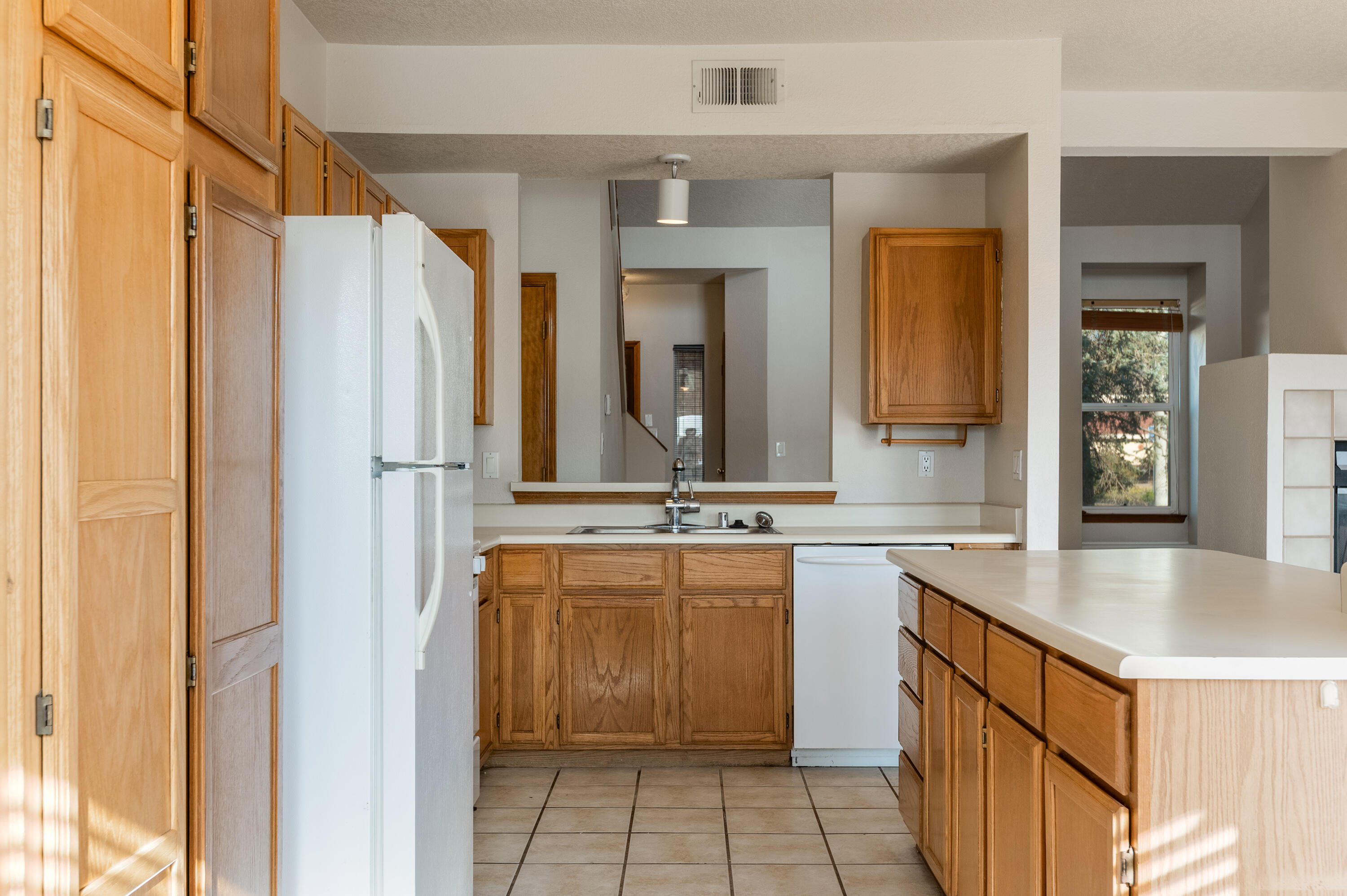 Albuquerque, New Mexico 87120, United States, 3 Bedrooms Bedrooms, ,3 BathroomsBathrooms,Residential,Active,150805