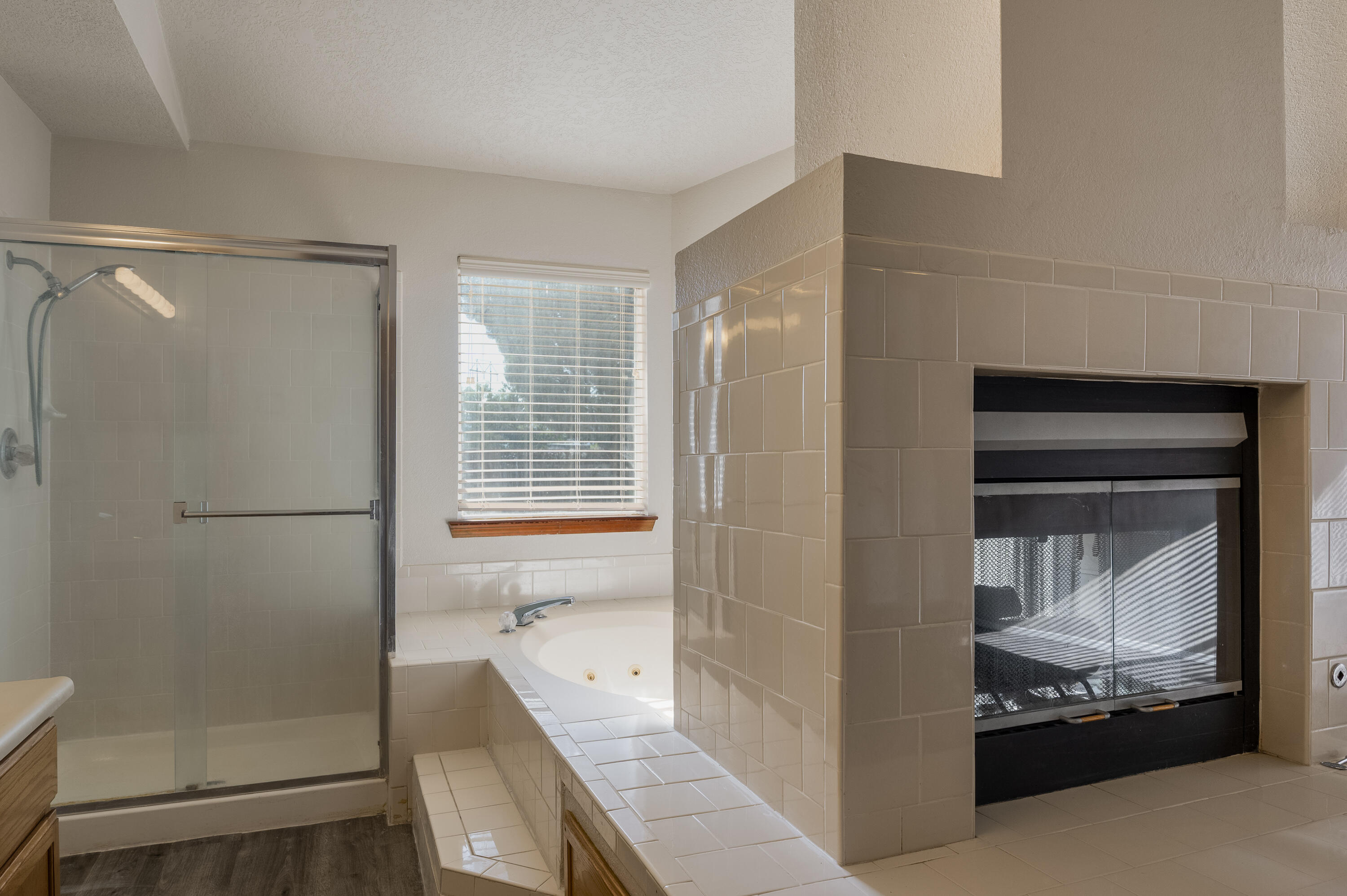 Albuquerque, New Mexico 87120, United States, 3 Bedrooms Bedrooms, ,3 BathroomsBathrooms,Residential,Active,150805